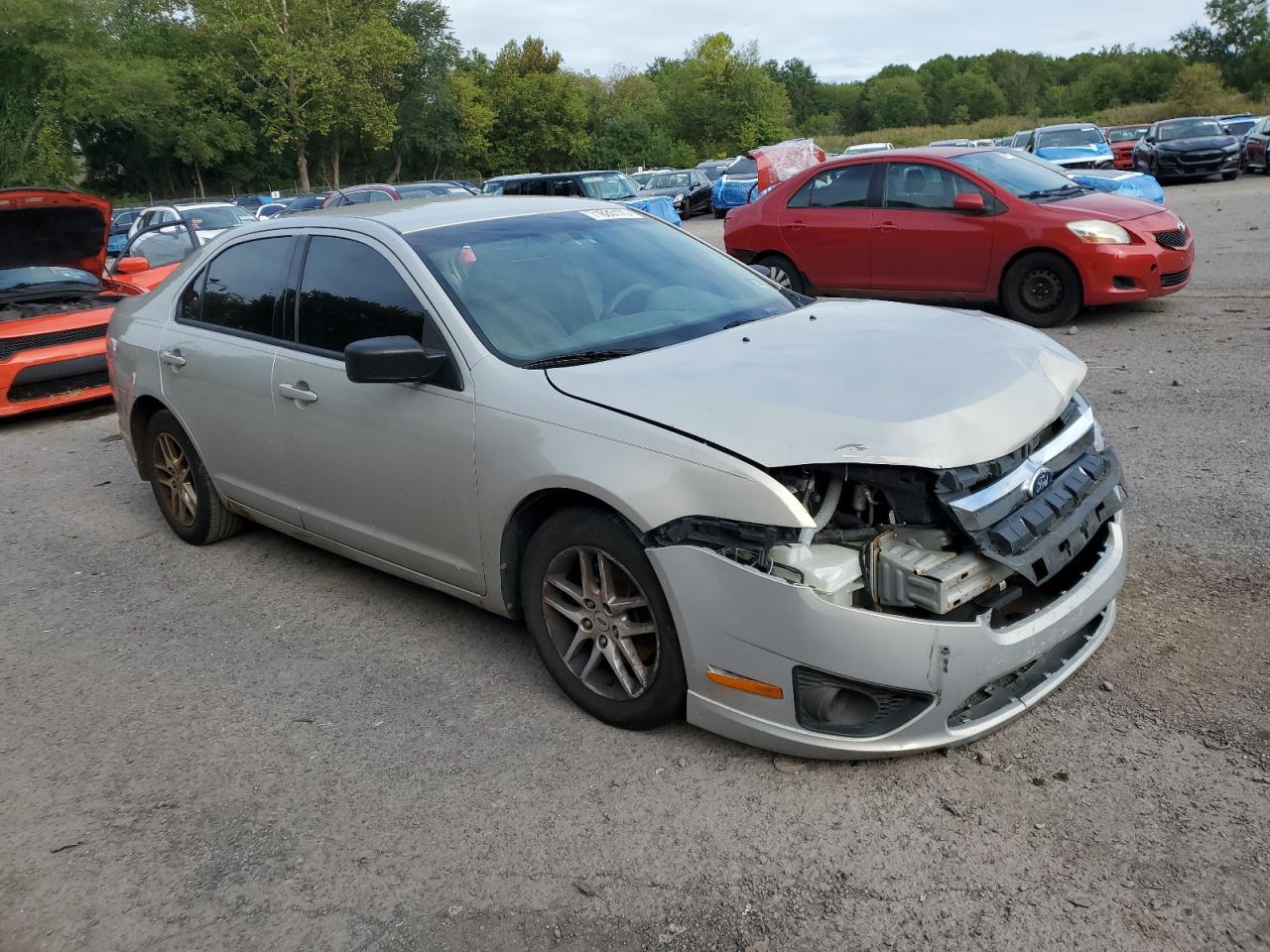 2010 Ford Fusion S Желто-коричневый vin: 3FAHP0GA6AR275134