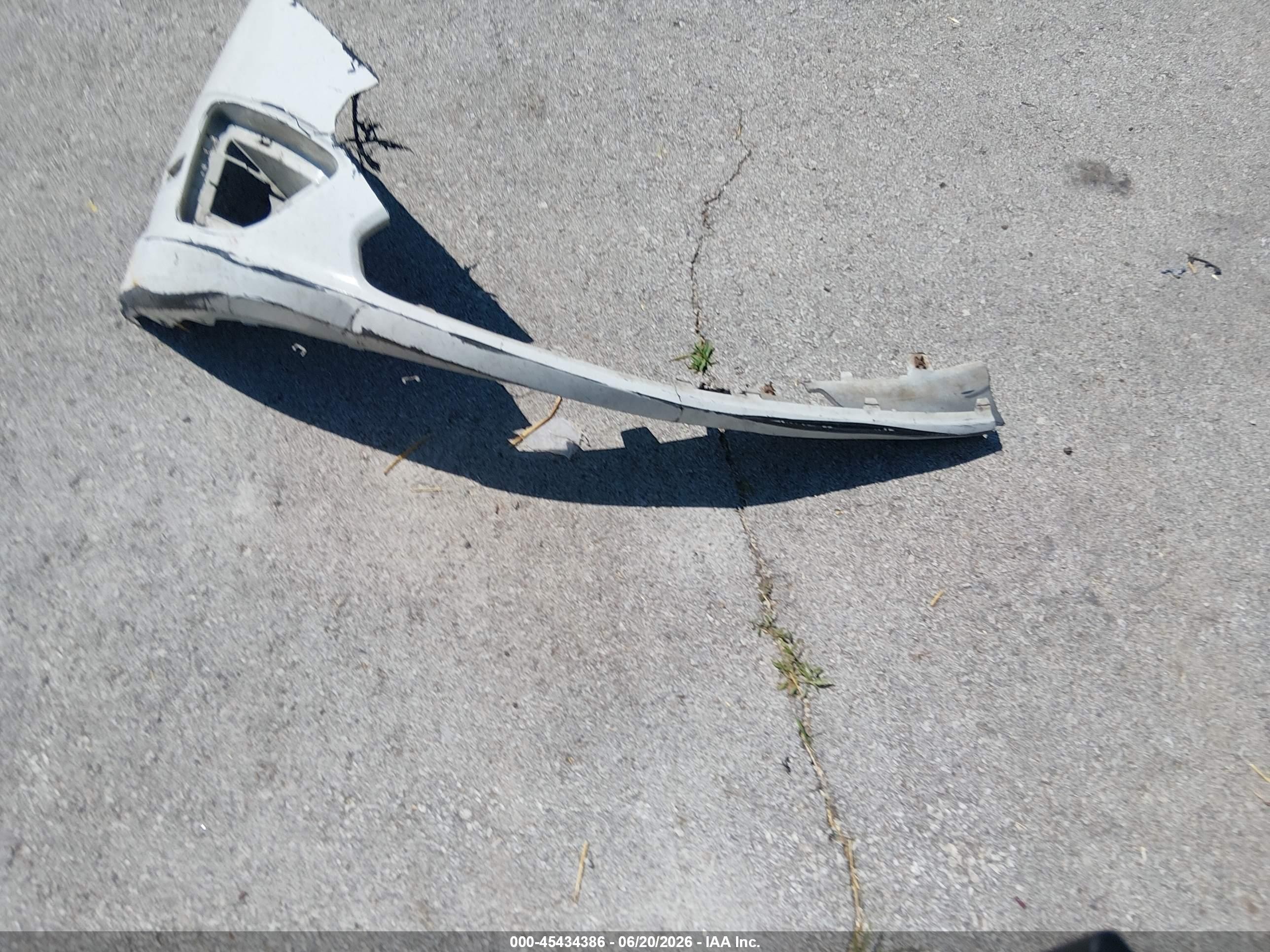 2012 Ford Fusion S White vin: 3FAHP0GA6CR144014