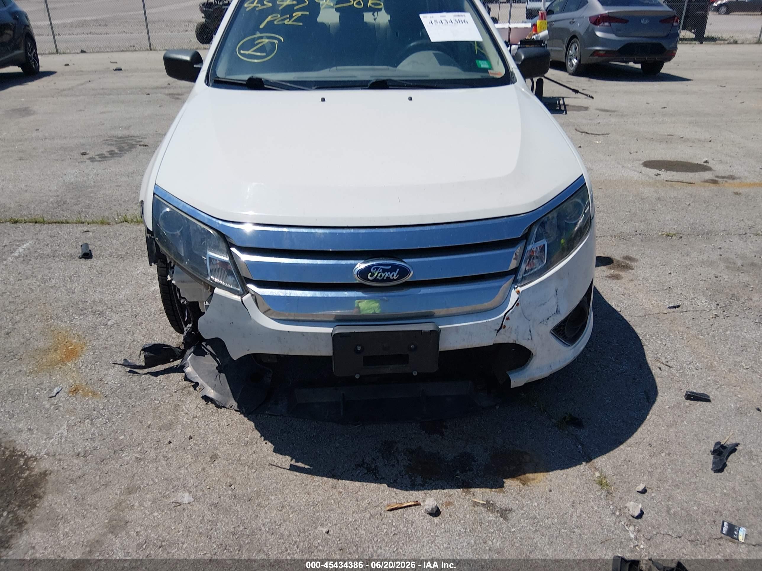 2012 Ford Fusion S White vin: 3FAHP0GA6CR144014