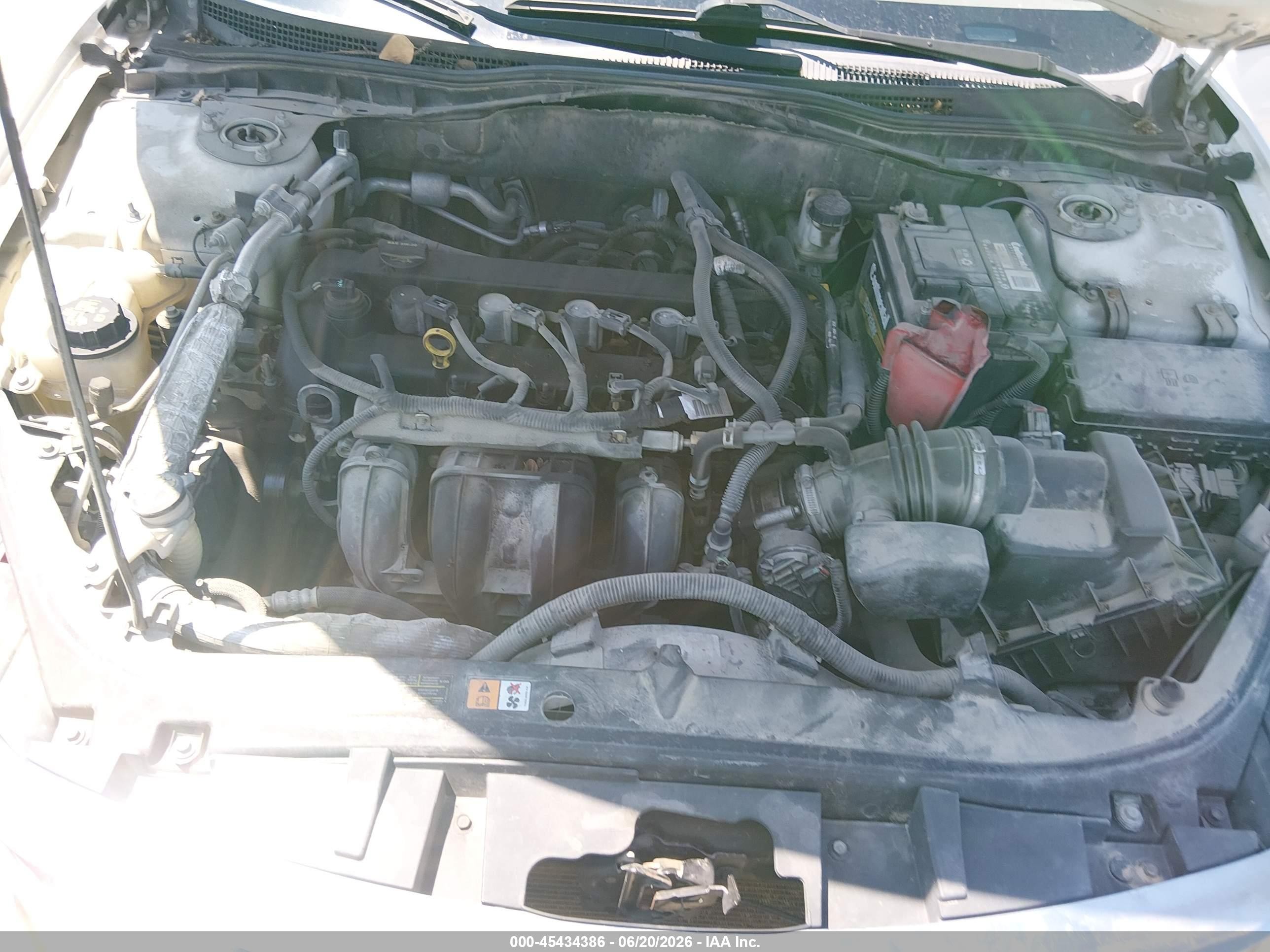 2012 Ford Fusion S White vin: 3FAHP0GA6CR144014