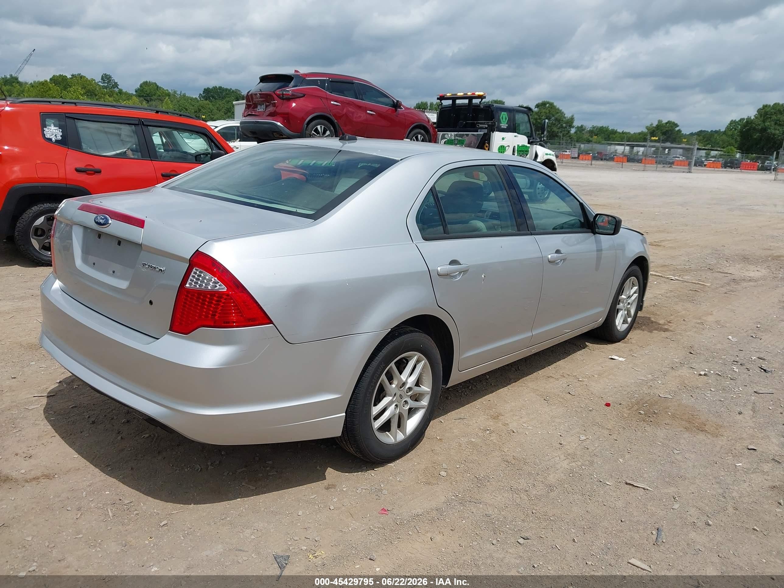 2012 Ford Fusion S Silver vin: 3FAHP0GA6CR213025