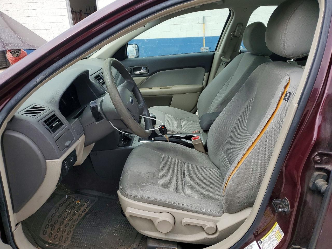 2012 Ford Fusion S Burgundy vin: 3FAHP0GA6CR288727