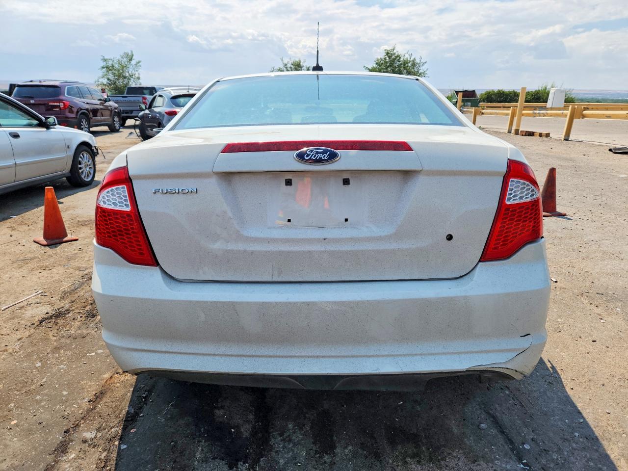2012 Ford Fusion S White vin: 3FAHP0GA6CR310239