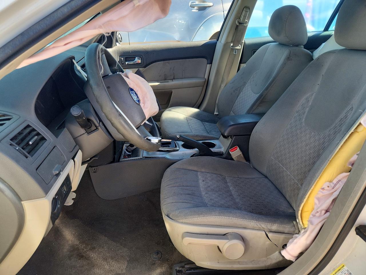 2012 Ford Fusion S White vin: 3FAHP0GA6CR310239
