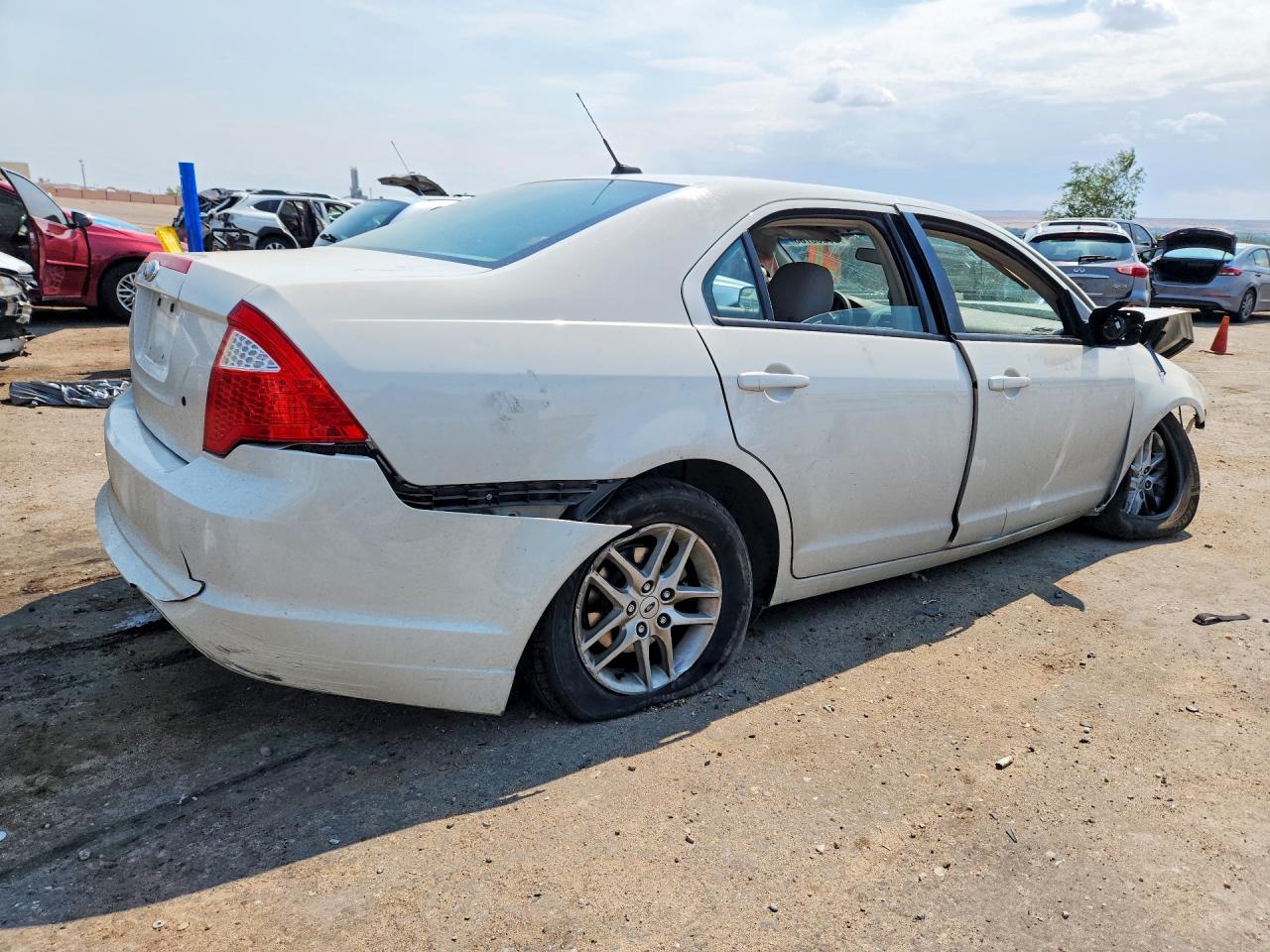 2012 Ford Fusion S White vin: 3FAHP0GA6CR310239