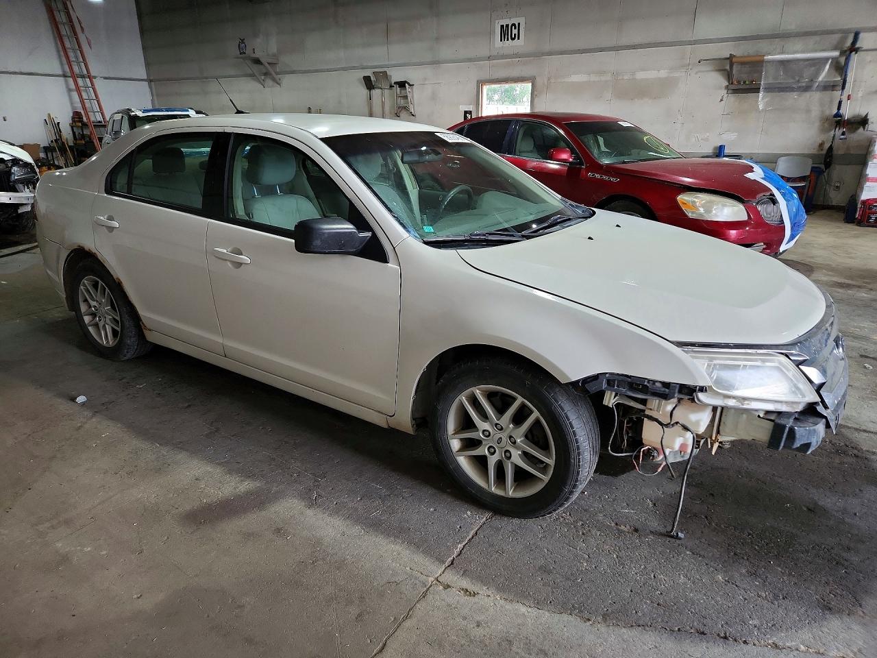 2012 Ford Fusion S White vin: 3FAHP0GA6CR333665