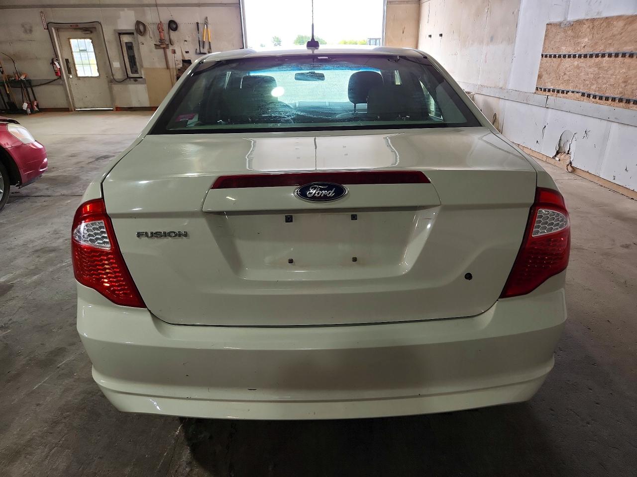 2012 Ford Fusion S White vin: 3FAHP0GA6CR333665