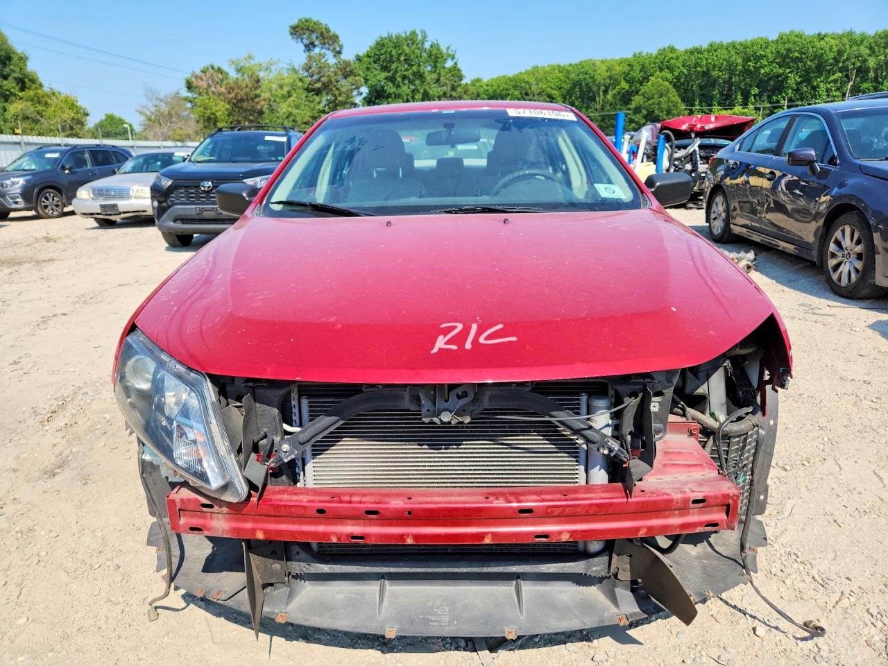2010 Ford Fusion S Red vin: 3FAHP0GA7AR244751