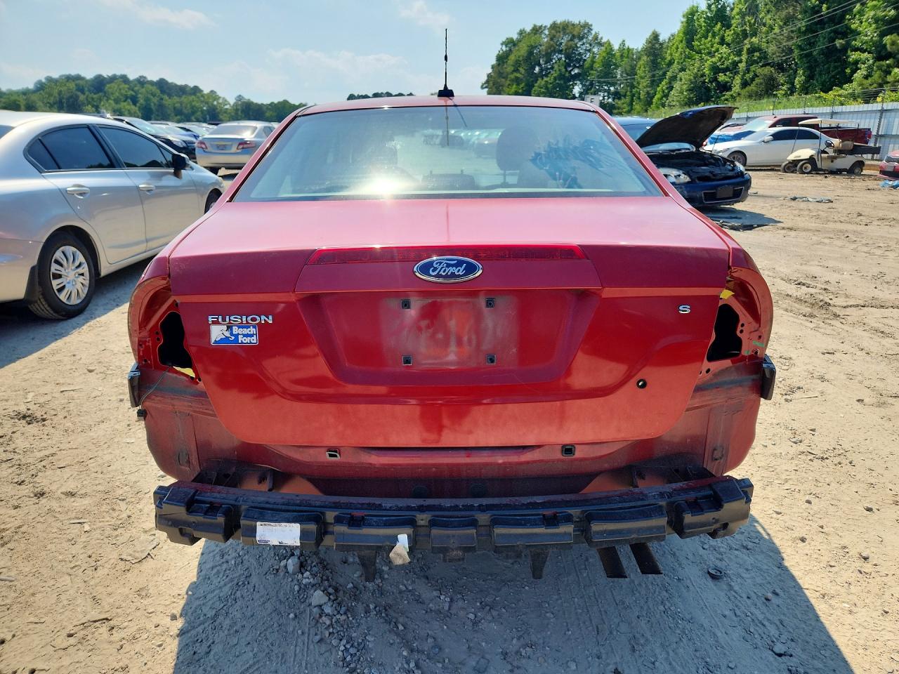 2010 Ford Fusion S Red vin: 3FAHP0GA7AR244751