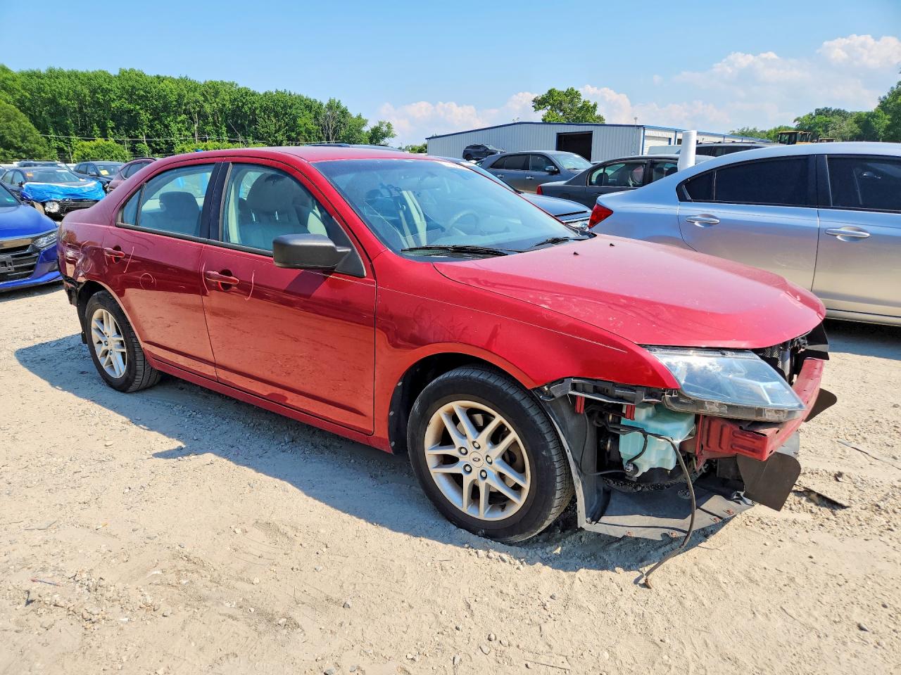 2010 Ford Fusion S Red vin: 3FAHP0GA7AR244751