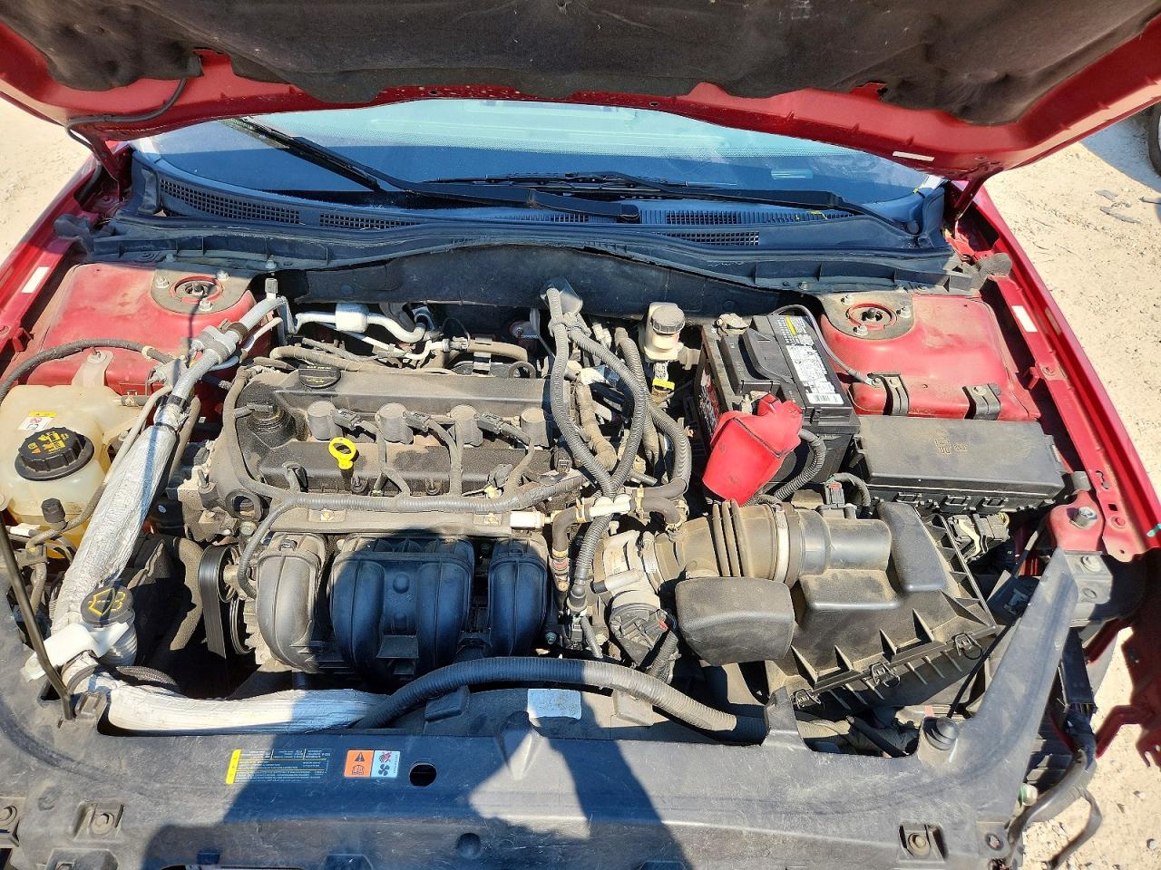 2010 Ford Fusion S Red vin: 3FAHP0GA7AR244751
