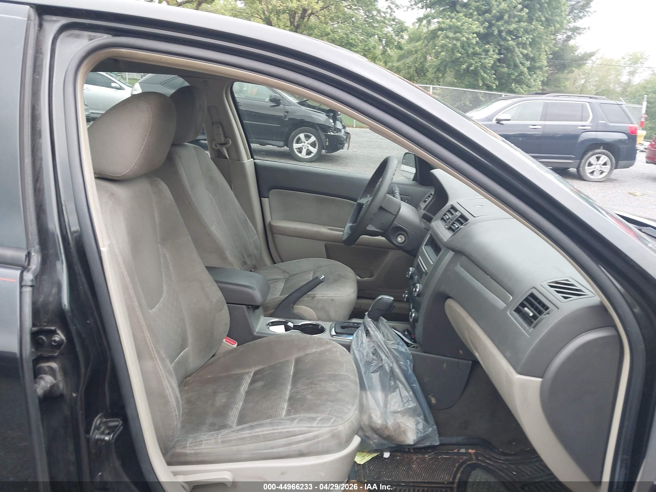 2010 Ford Fusion S Black vin: 3FAHP0GA7AR364971