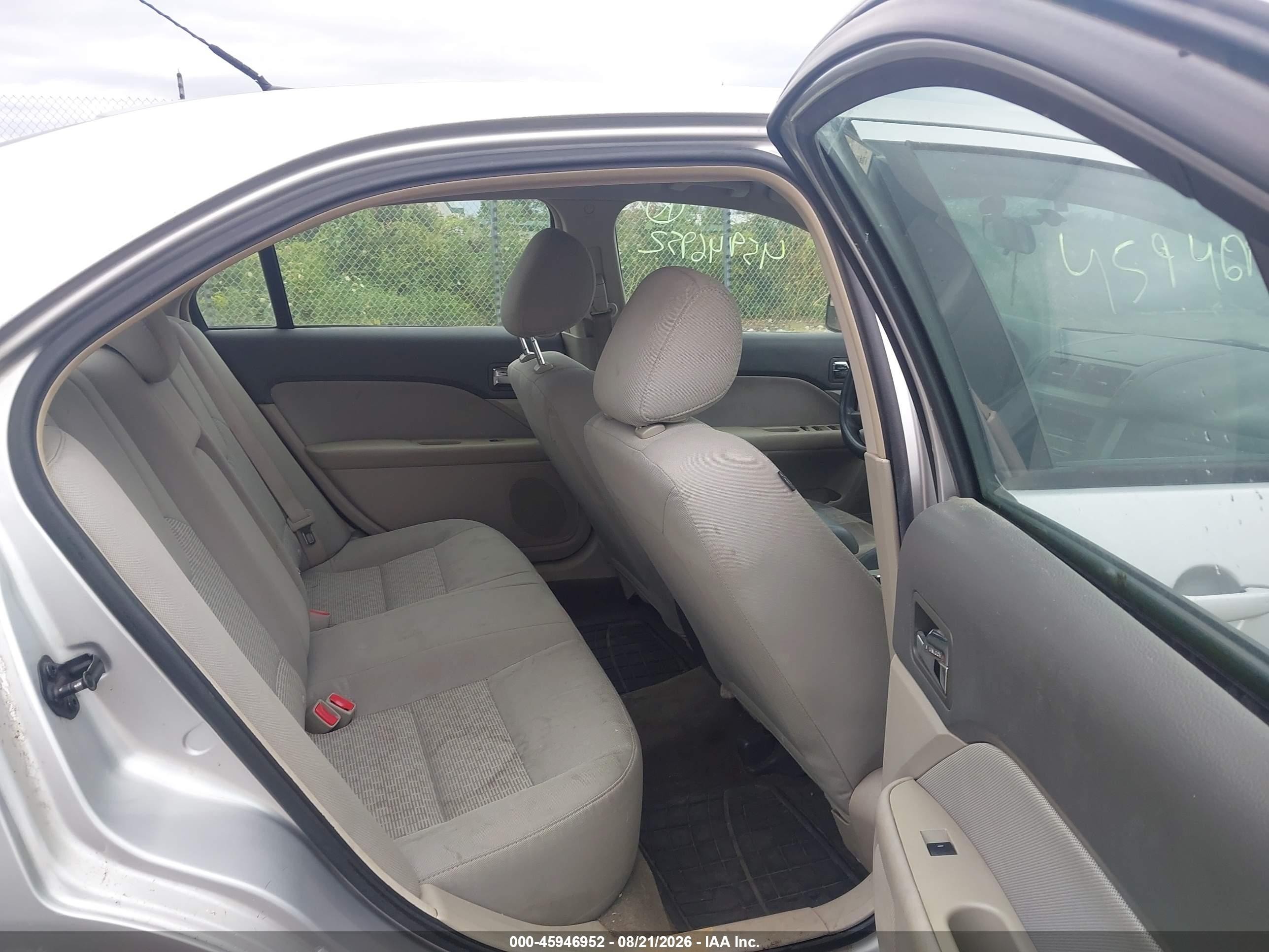2011 Ford Fusion S Silver vin: 3FAHP0GA7BR144053