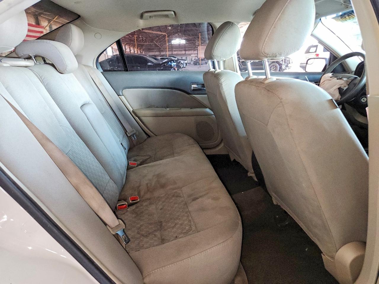 2011 Ford Fusion S Белый vin: 3FAHP0GA7BR246291
