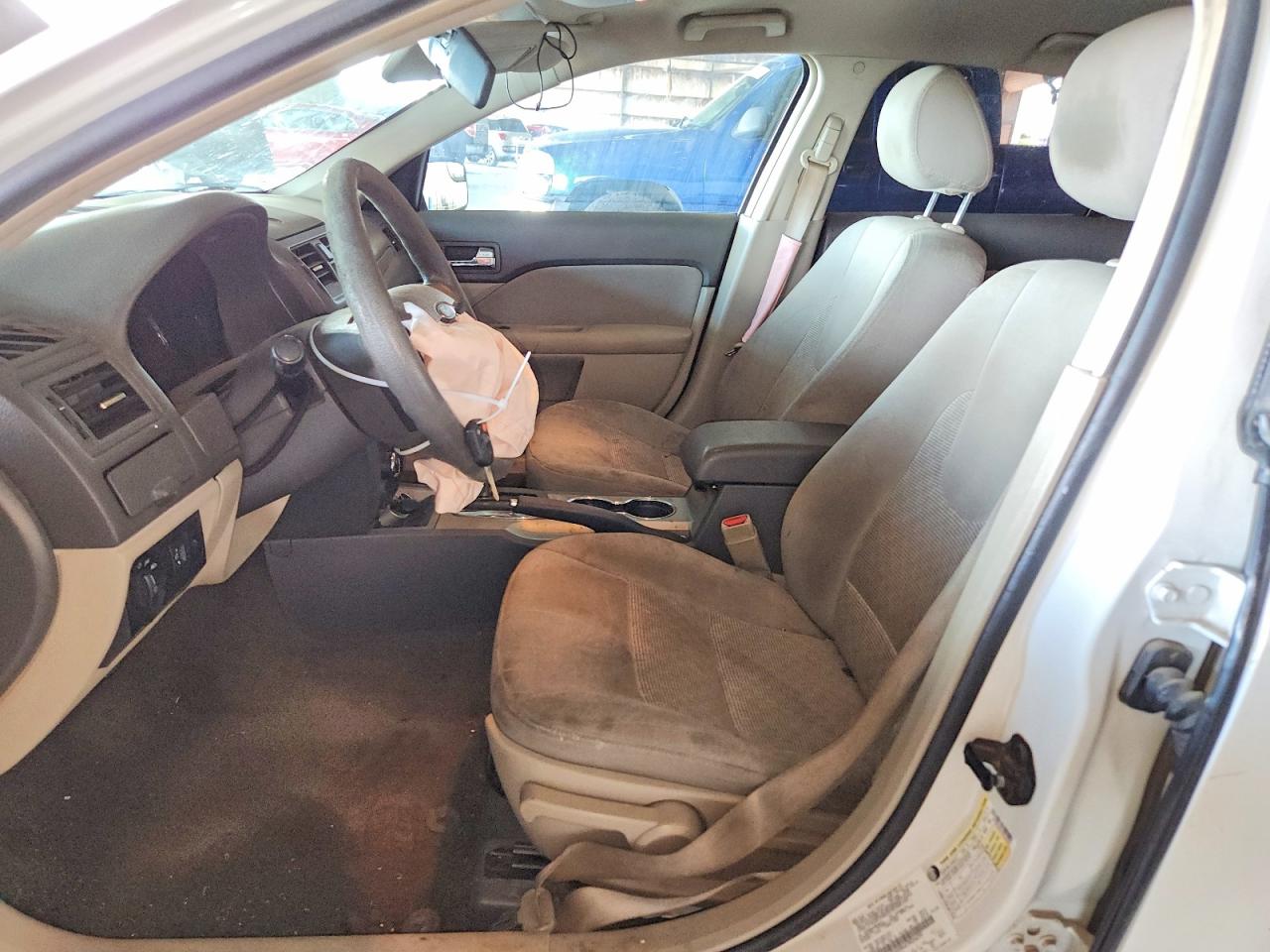 2011 Ford Fusion S Белый vin: 3FAHP0GA7BR246291