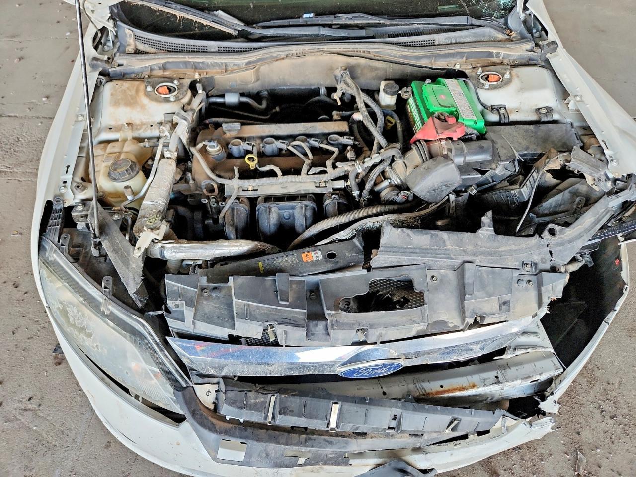 2011 Ford Fusion S Белый vin: 3FAHP0GA7BR246291