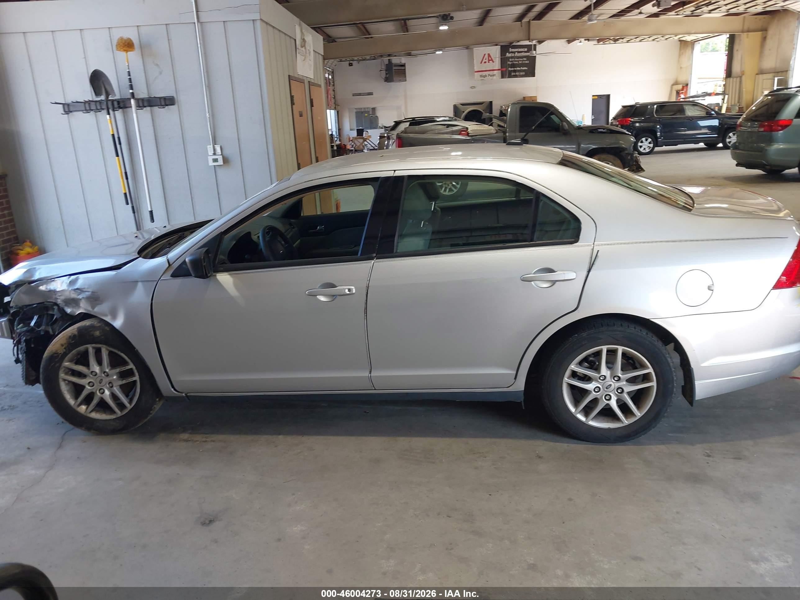 2011 Ford Fusion S Silver vin: 3FAHP0GA7BR327954