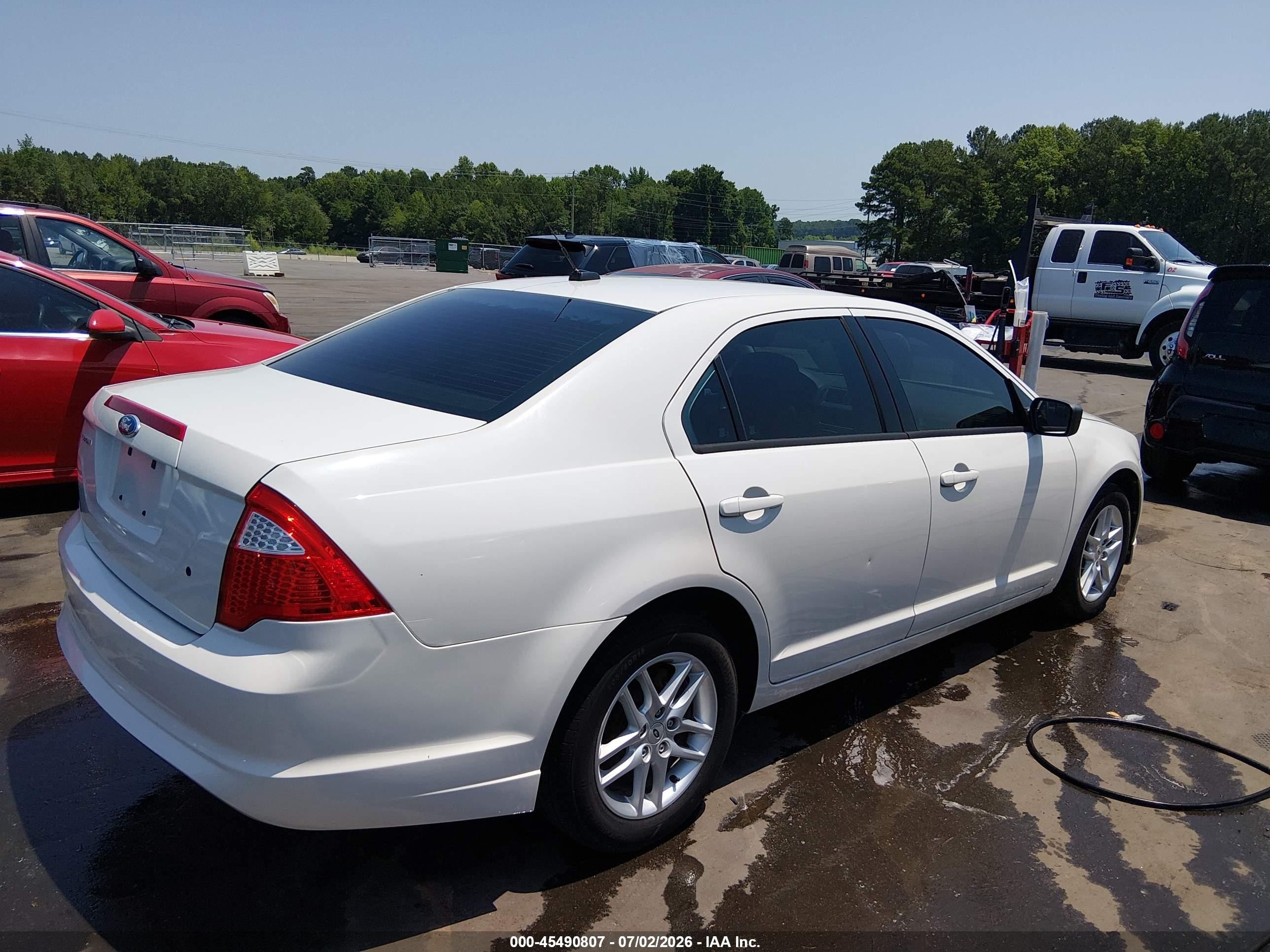 2012 Ford Fusion S White vin: 3FAHP0GA7CR200235