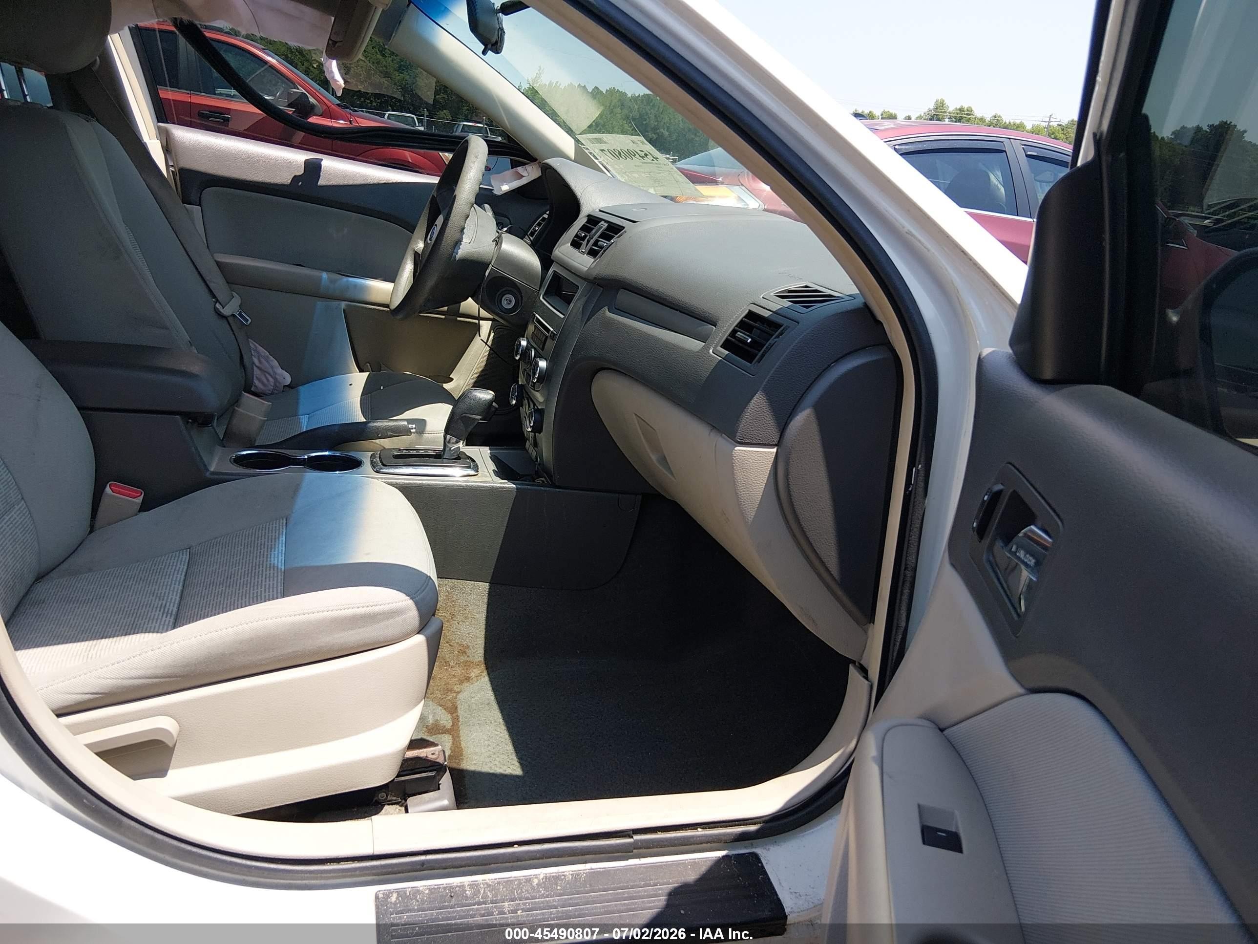 2012 Ford Fusion S White vin: 3FAHP0GA7CR200235