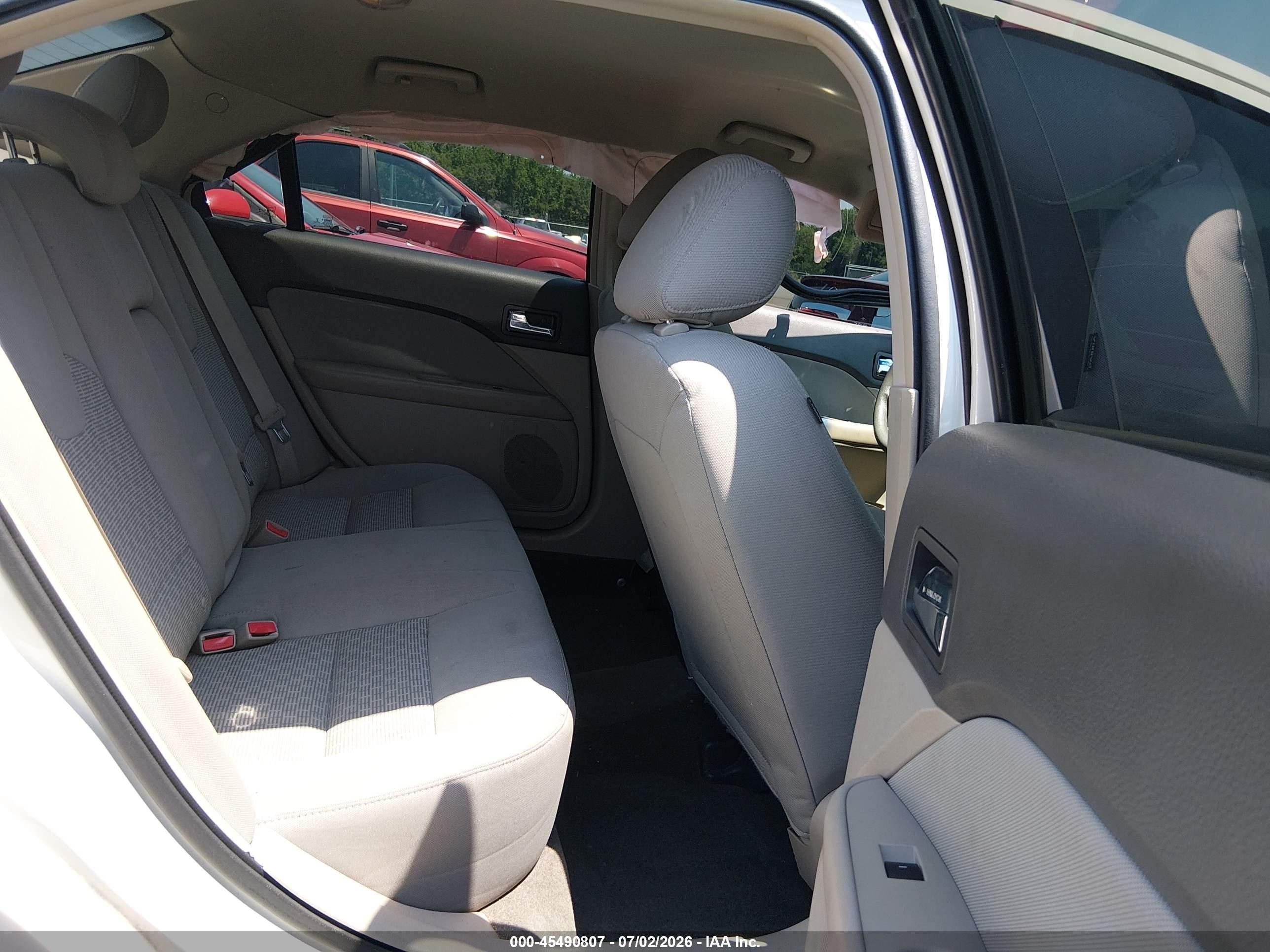 2012 Ford Fusion S White vin: 3FAHP0GA7CR200235