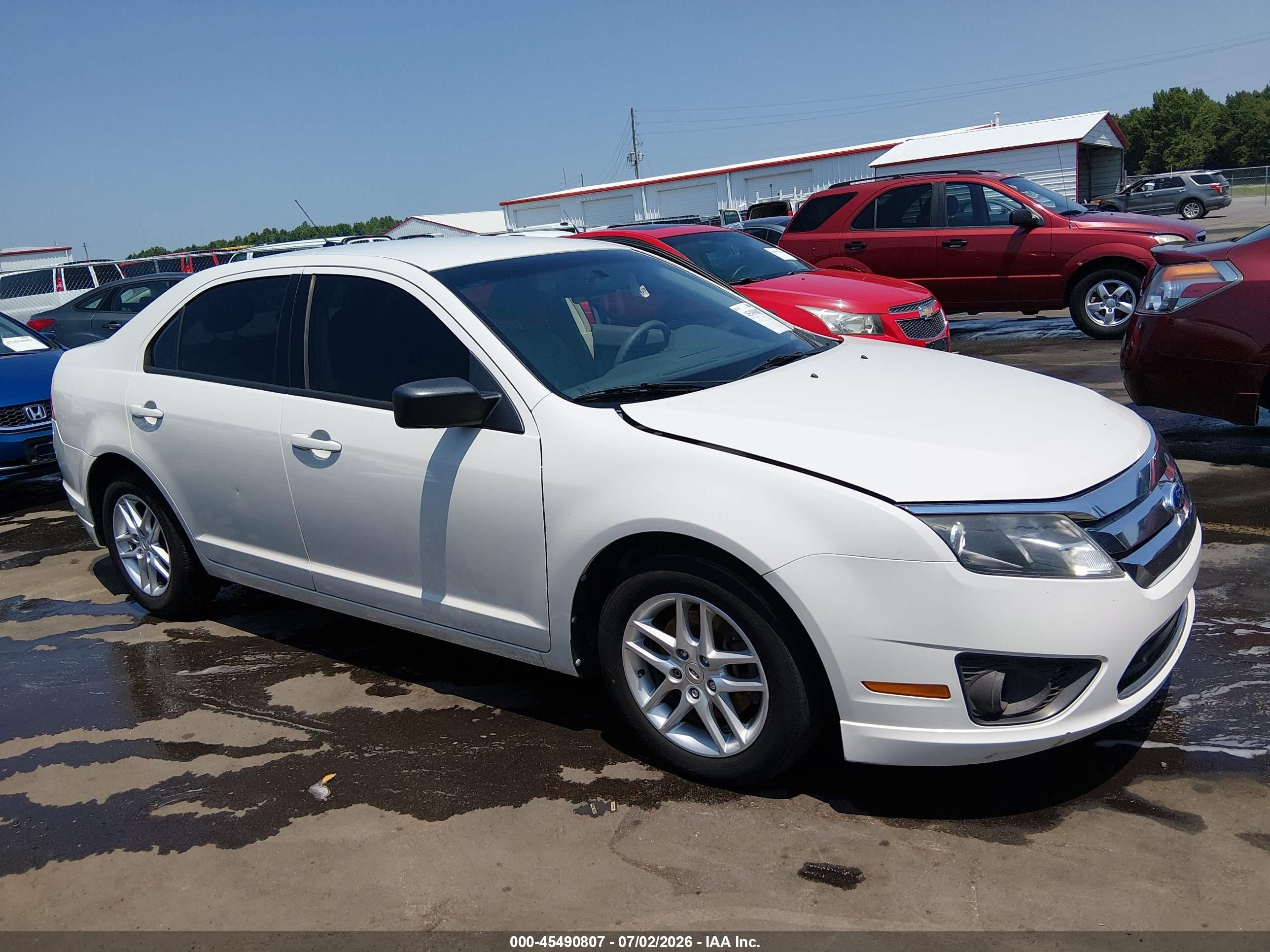 2012 Ford Fusion S Белый vin: 3FAHP0GA7CR200235