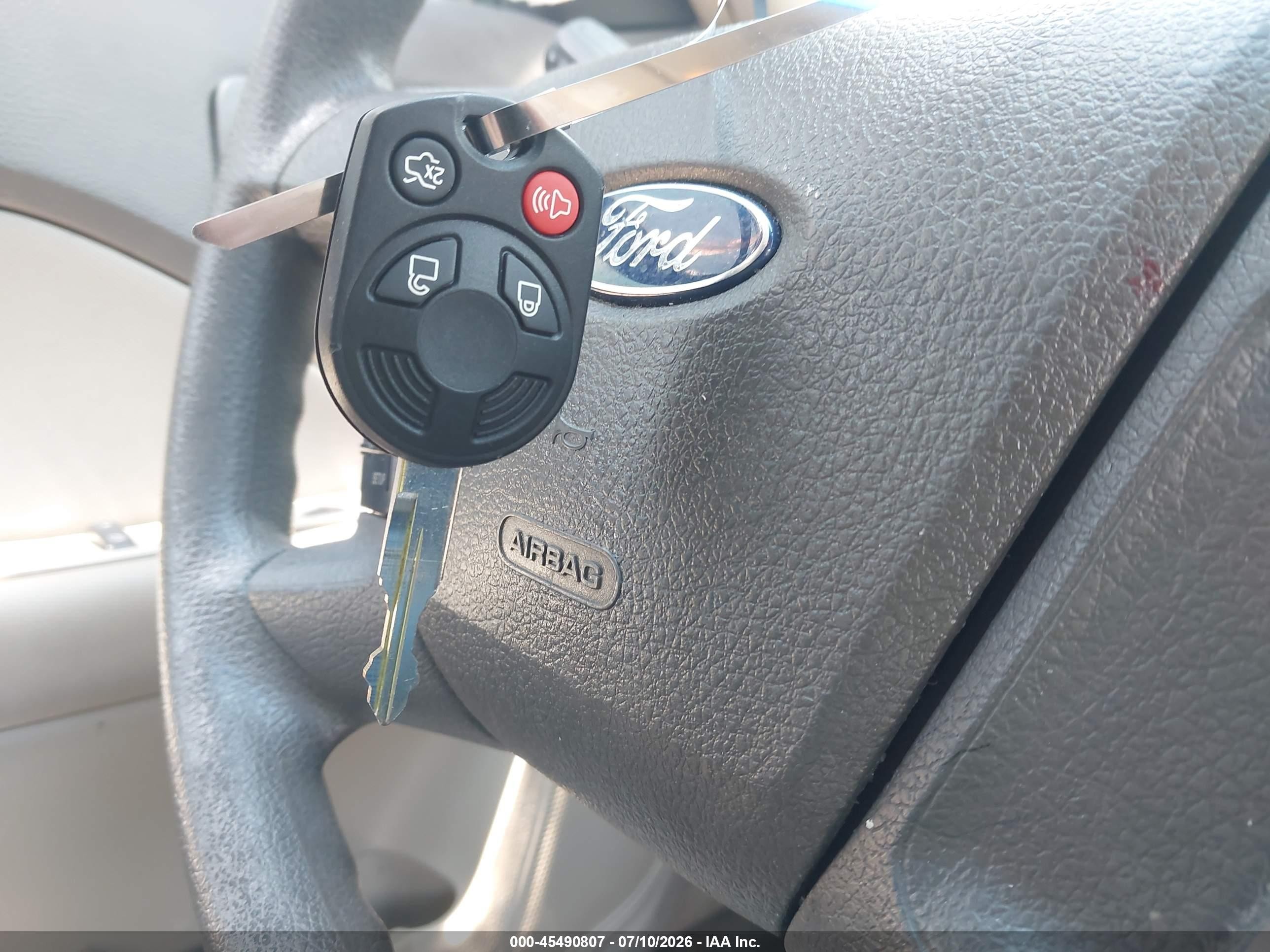 2012 Ford Fusion S White vin: 3FAHP0GA7CR200235