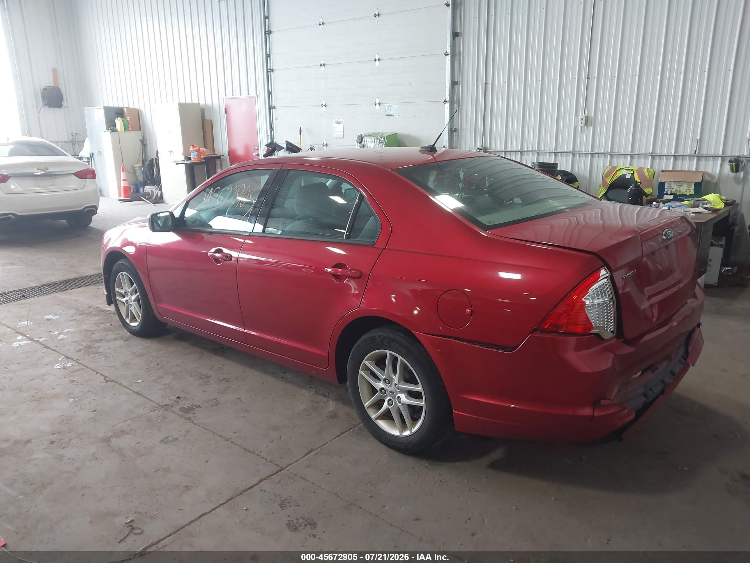 2012 Ford Fusion S Red vin: 3FAHP0GA7CR310282