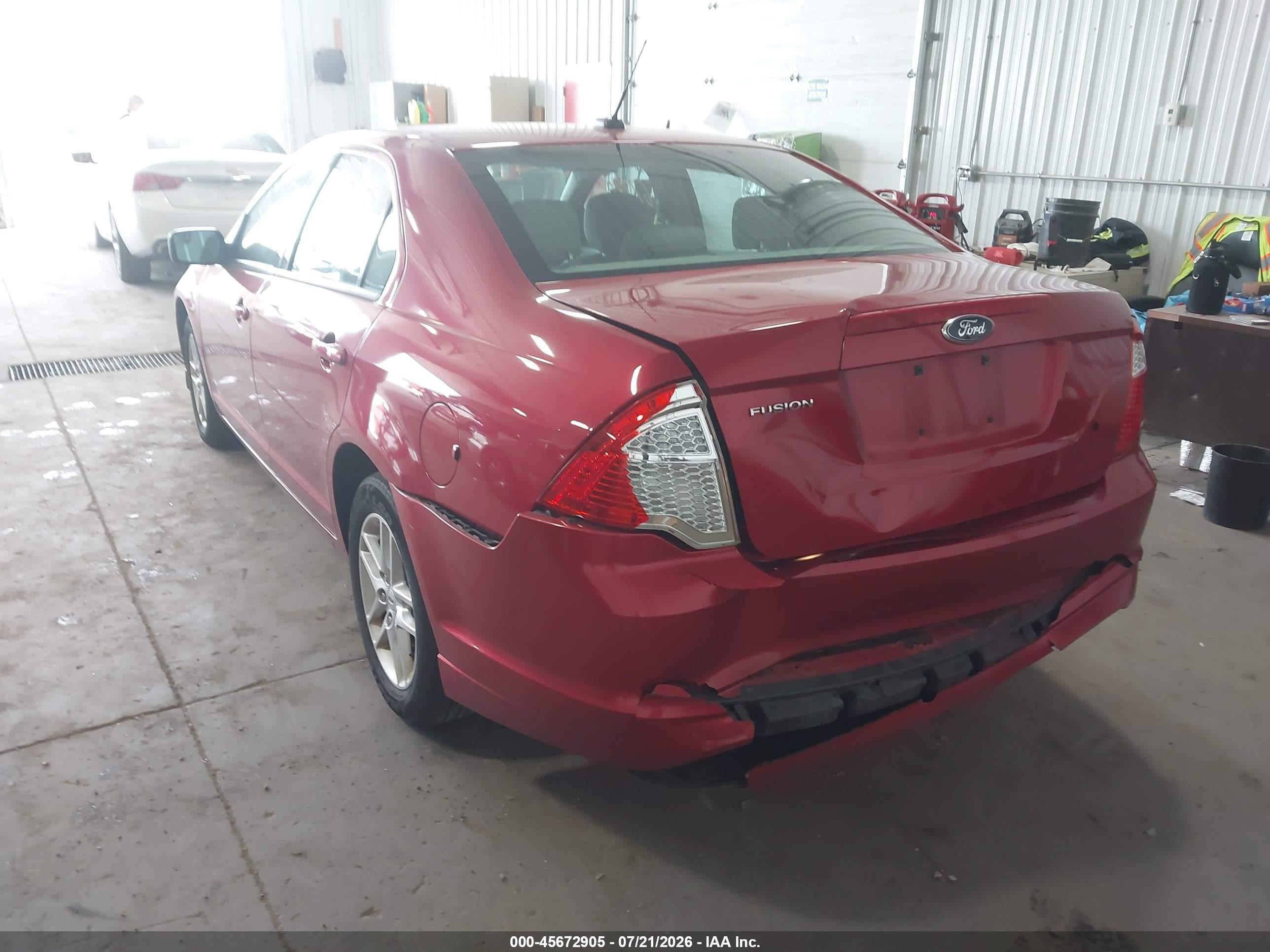2012 Ford Fusion S Red vin: 3FAHP0GA7CR310282