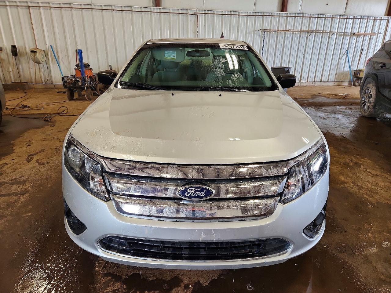 2012 Ford Fusion S Серебряный vin: 3FAHP0GA7CR320035