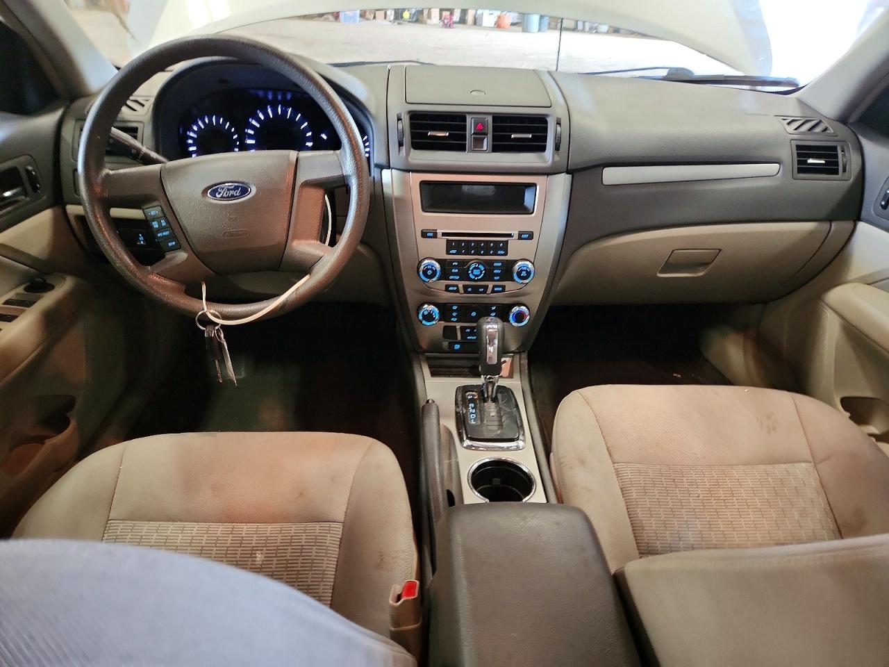 2012 Ford Fusion S Серебряный vin: 3FAHP0GA7CR320035