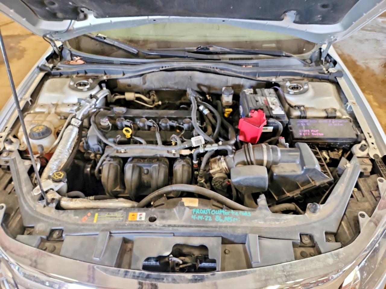 2012 Ford Fusion S Серебряный vin: 3FAHP0GA7CR320035