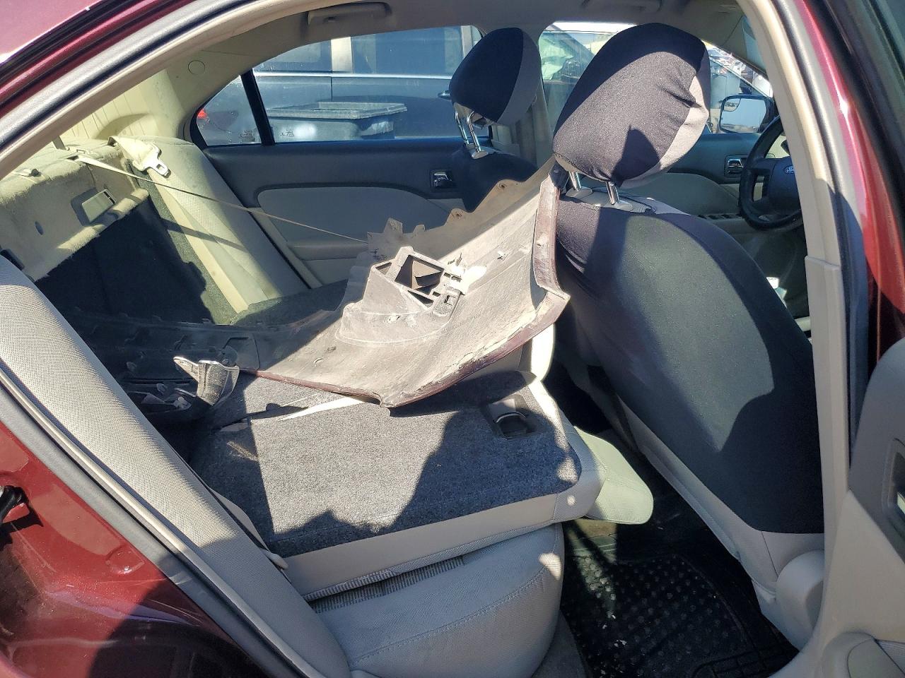 2012 Ford Fusion S Burgundy vin: 3FAHP0GA7CR327650