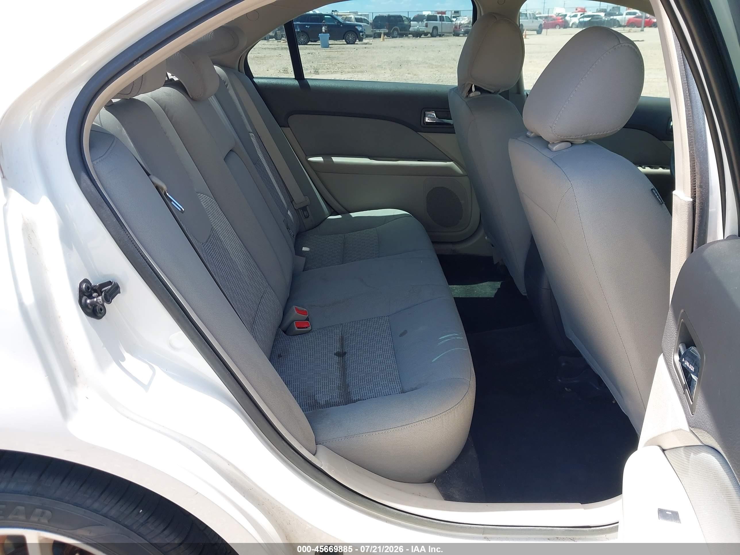 2012 Ford Fusion S White vin: 3FAHP0GA7CR363788