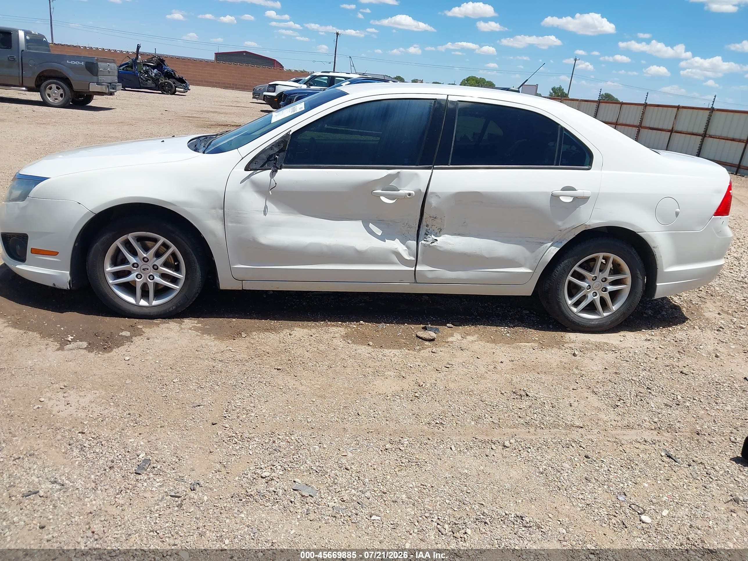 2012 Ford Fusion S White vin: 3FAHP0GA7CR363788