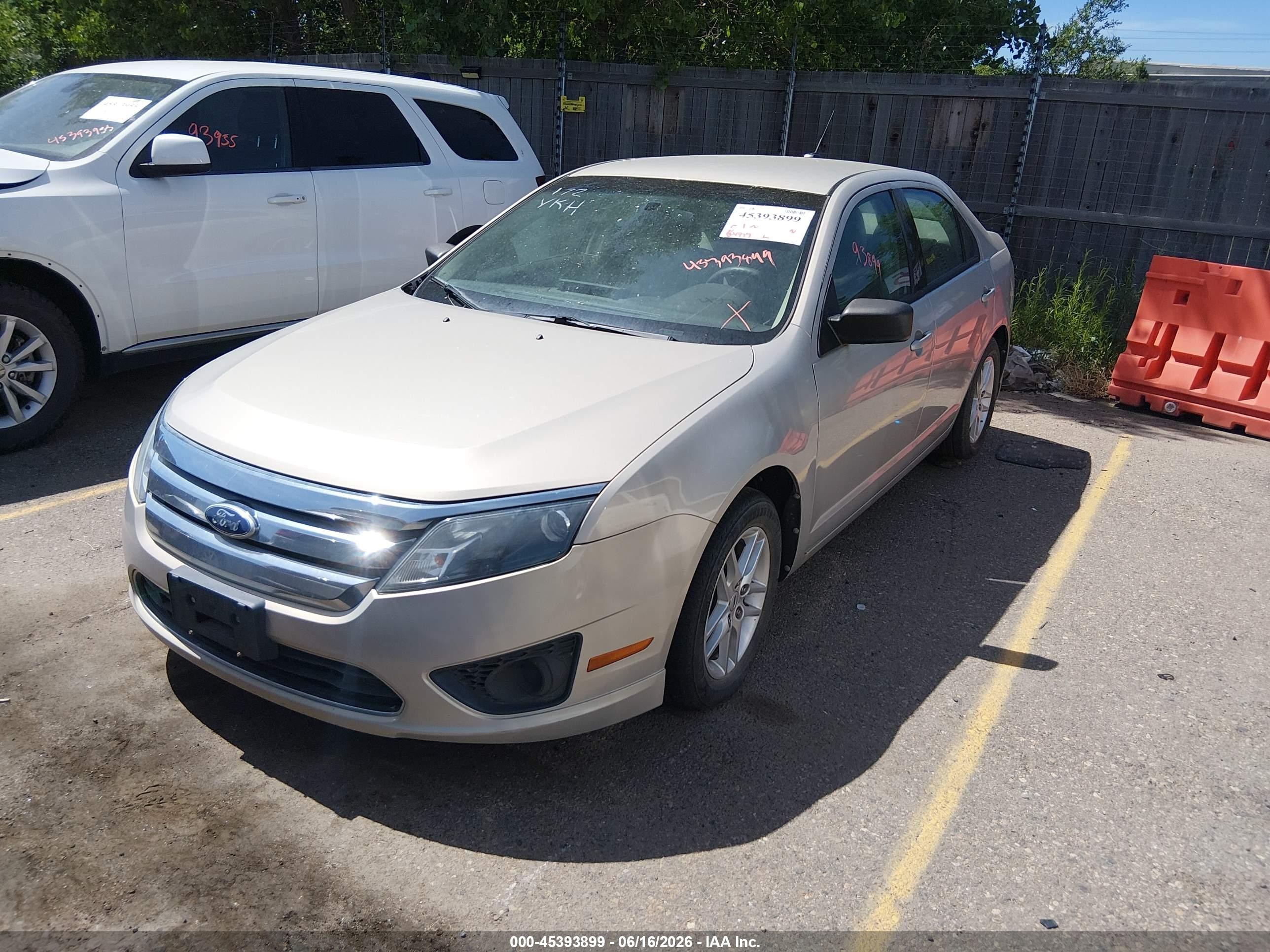 2010 Ford Fusion S Brown vin: 3FAHP0GA8AR384310