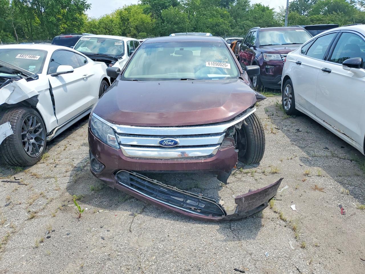 2012 Ford Fusion S Burgundy vin: 3FAHP0GA8CR143429
