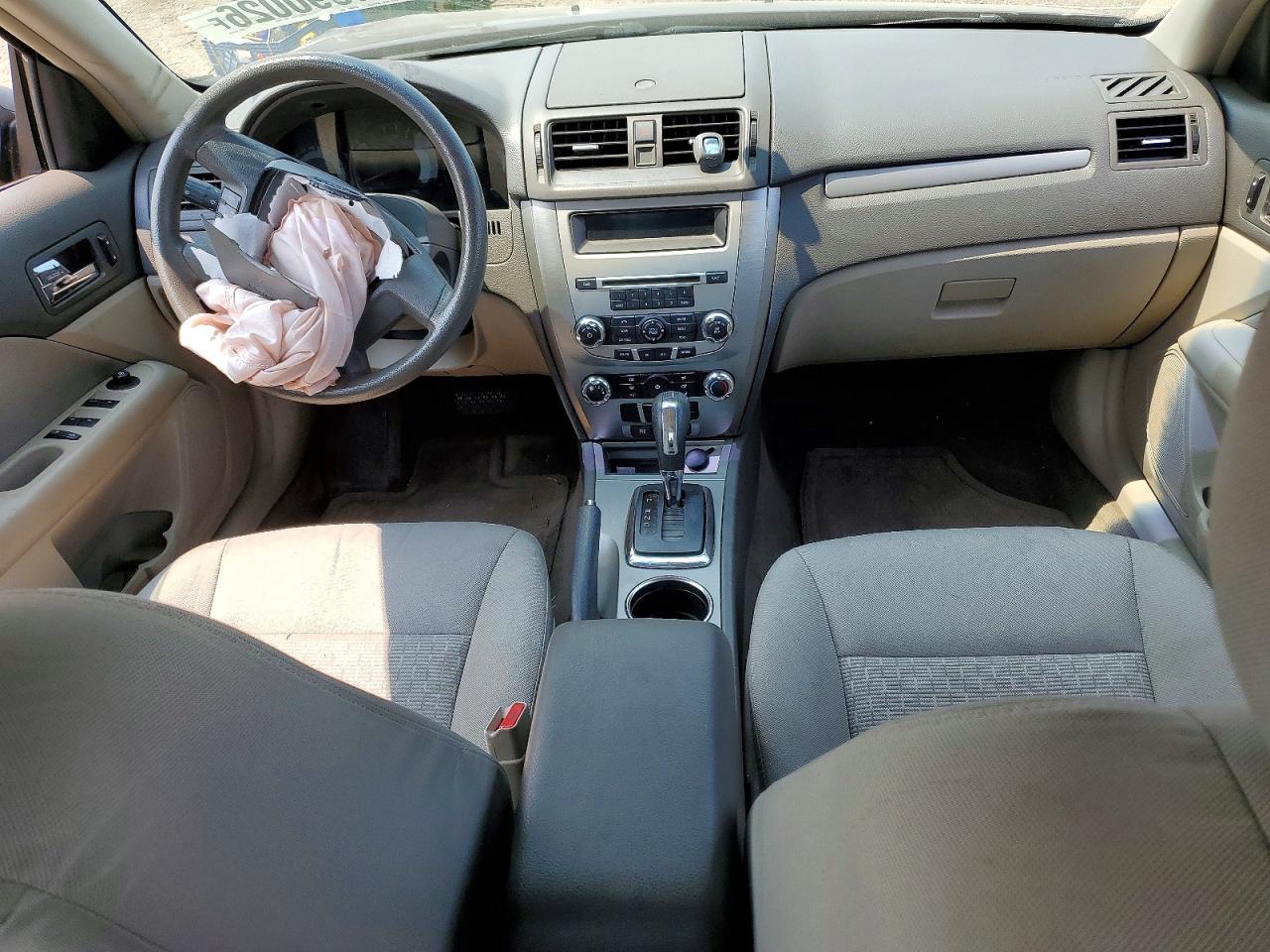 2012 Ford Fusion S Burgundy vin: 3FAHP0GA8CR143429