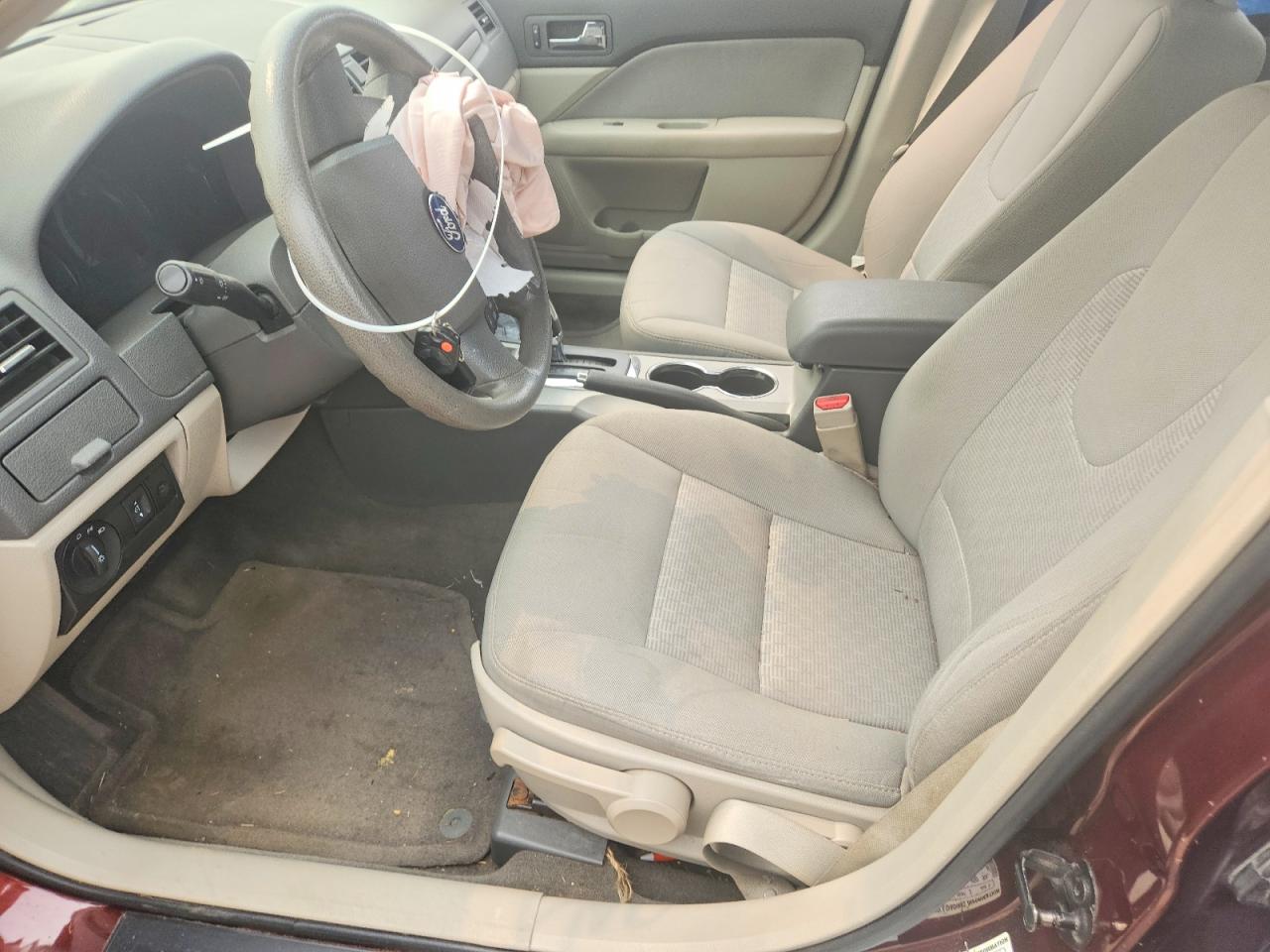 2012 Ford Fusion S Burgundy vin: 3FAHP0GA8CR143429