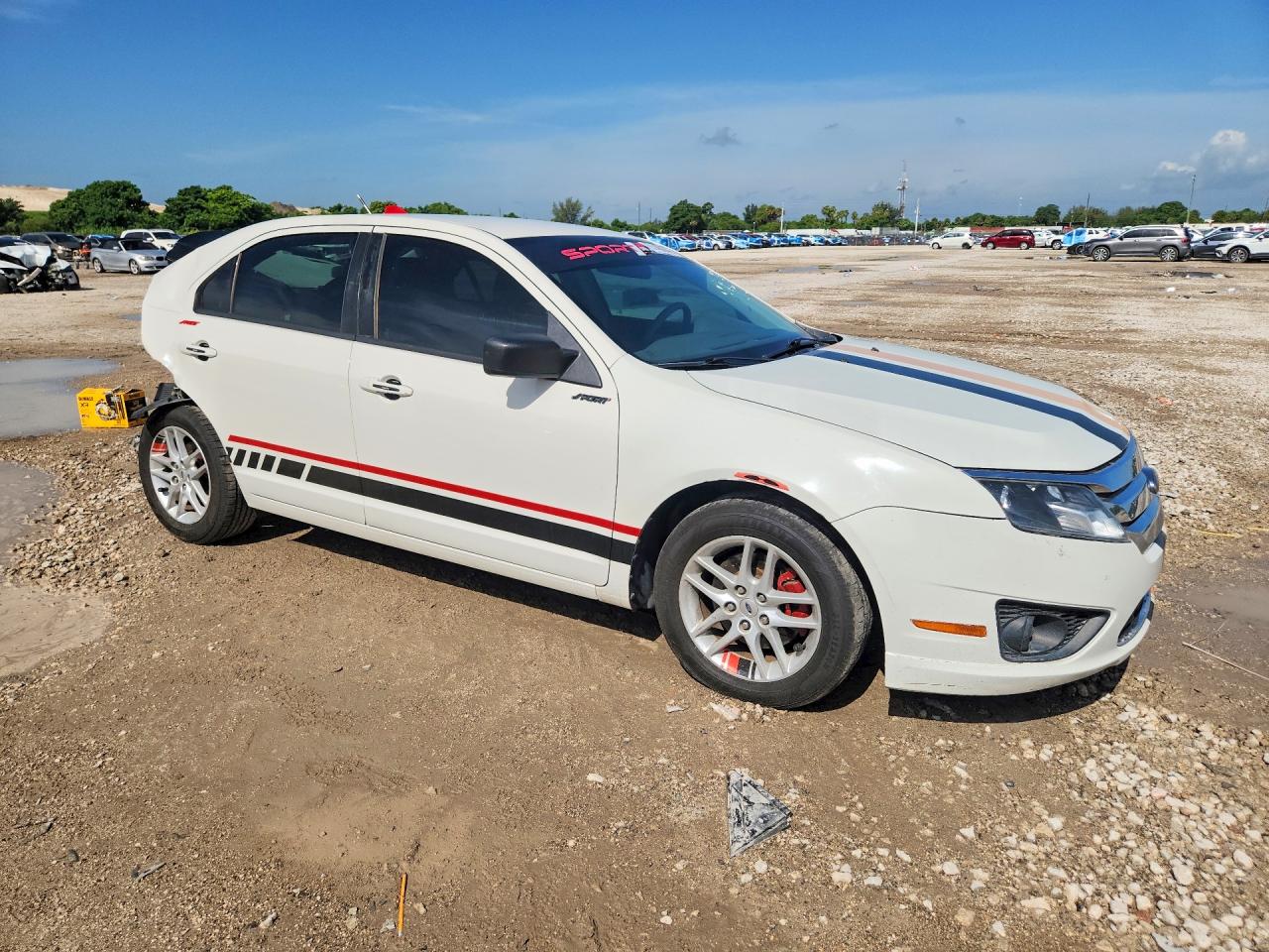 2012 Ford Fusion S White vin: 3FAHP0GA8CR149859