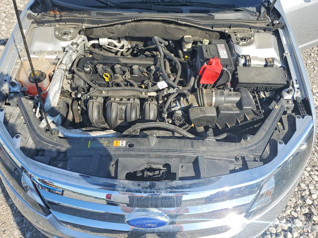 2012 Ford Fusion S Серебряный vin: 3FAHP0GA8CR258967