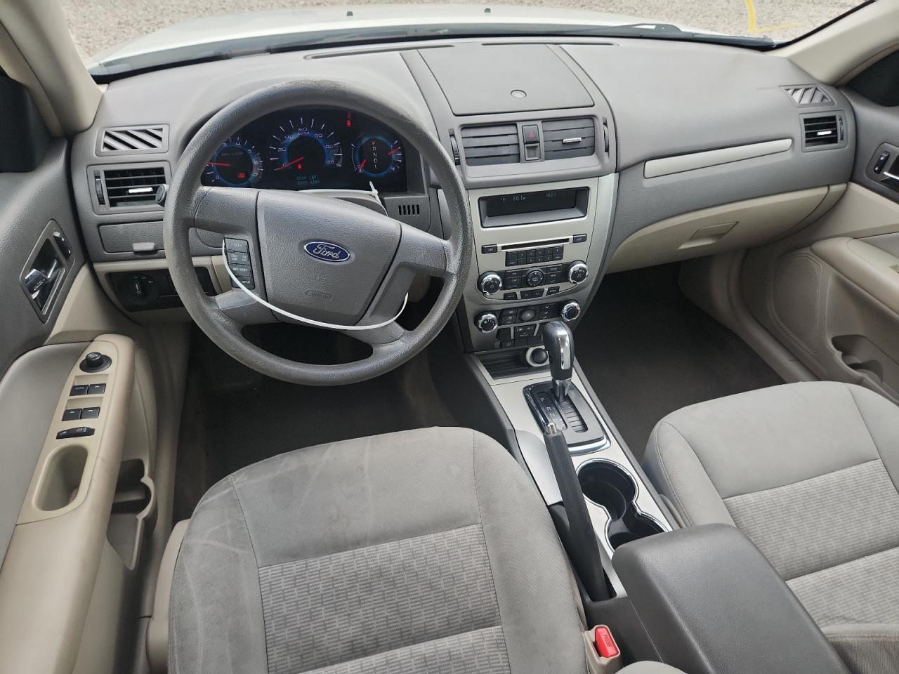 2012 Ford Fusion S White vin: 3FAHP0GA8CR271055