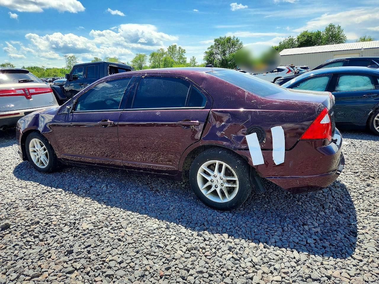2012 Ford Fusion S Maroon vin: 3FAHP0GA8CR408964