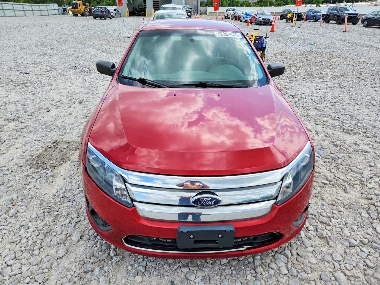 2010 Ford Fusion S Red vin: 3FAHP0GA9AR213453