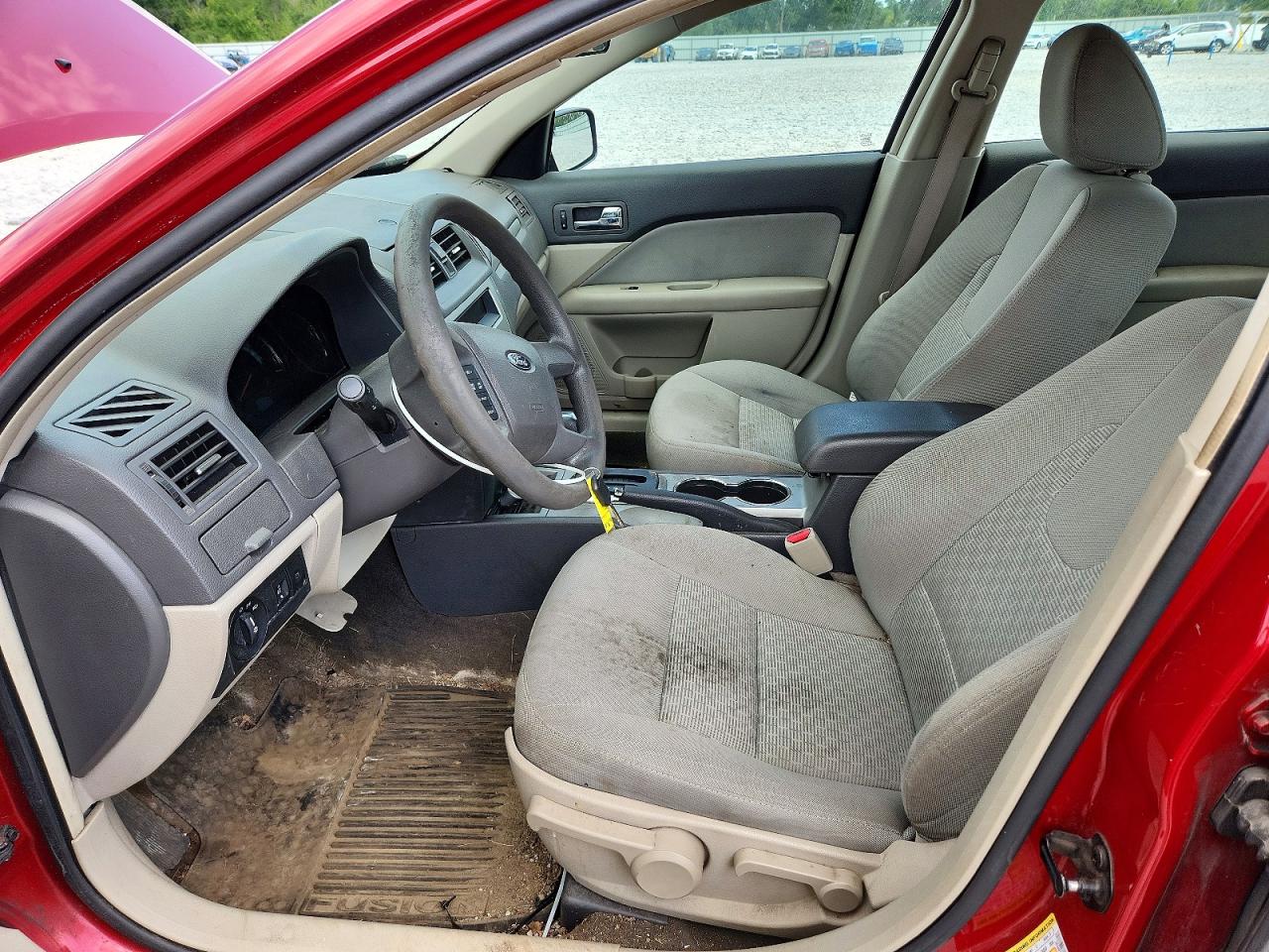 2010 Ford Fusion S Red vin: 3FAHP0GA9AR213453