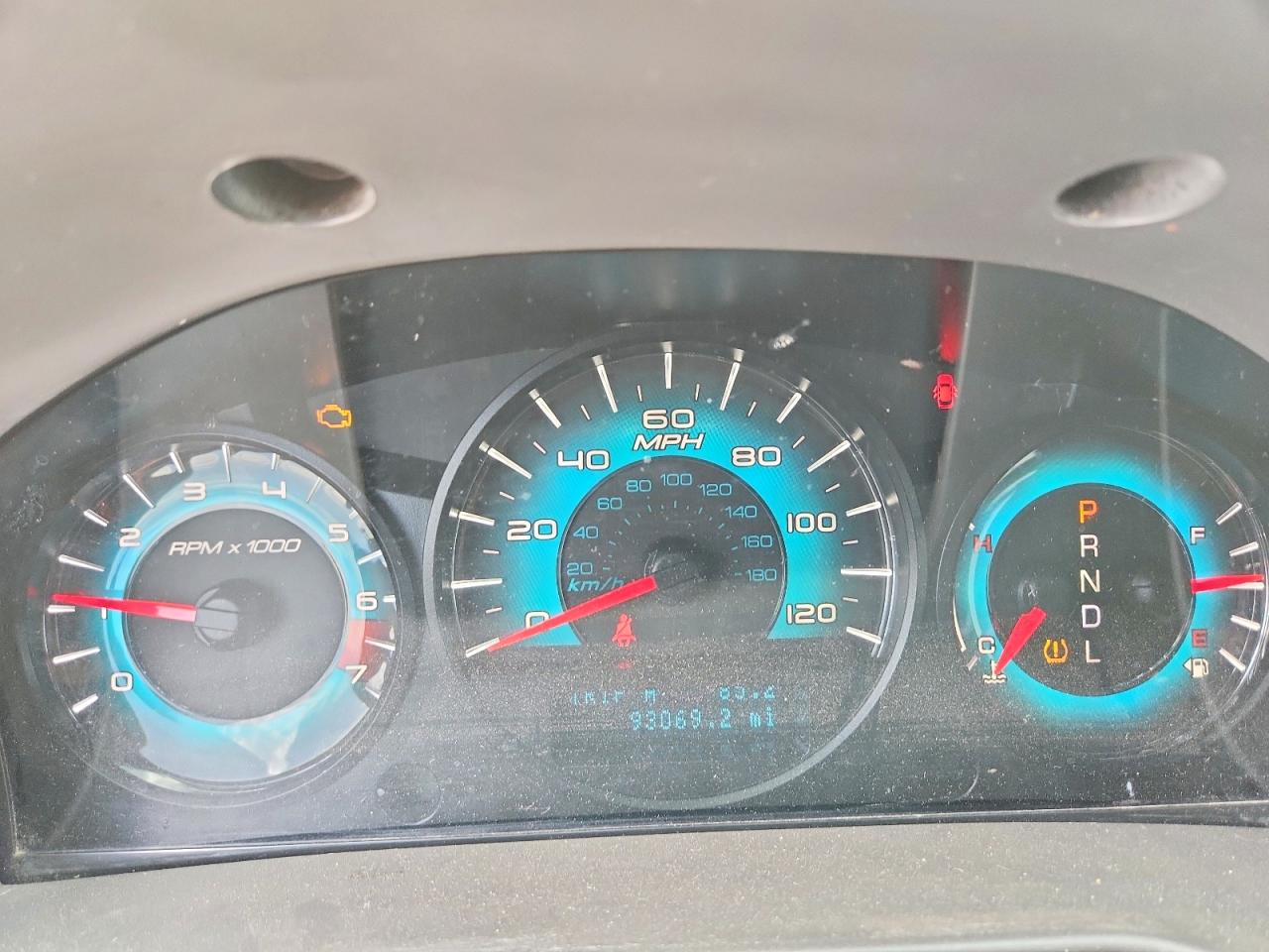 2010 Ford Fusion S Red vin: 3FAHP0GA9AR213453