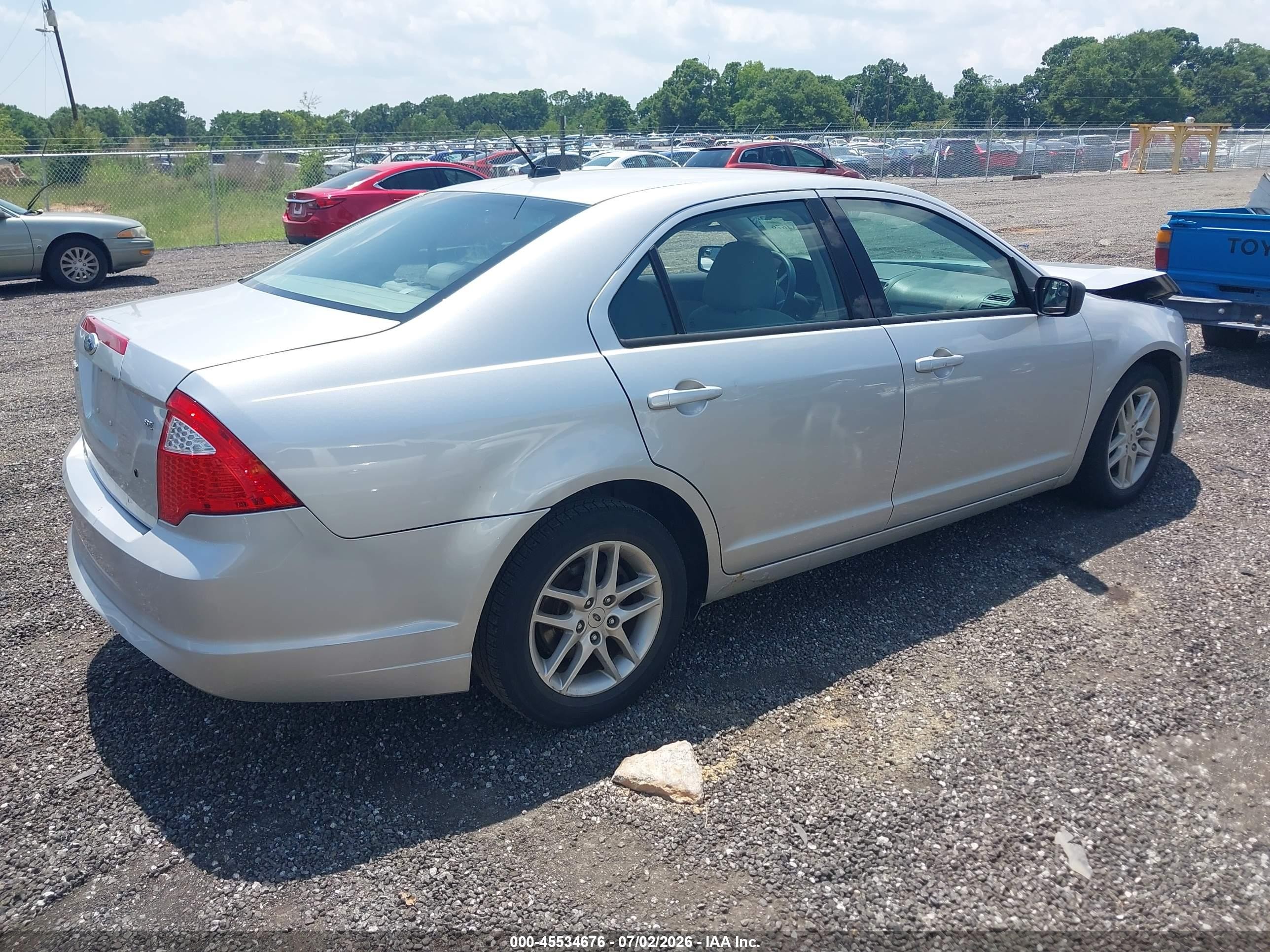 2011 Ford Fusion S Silver vin: 3FAHP0GA9BR246728