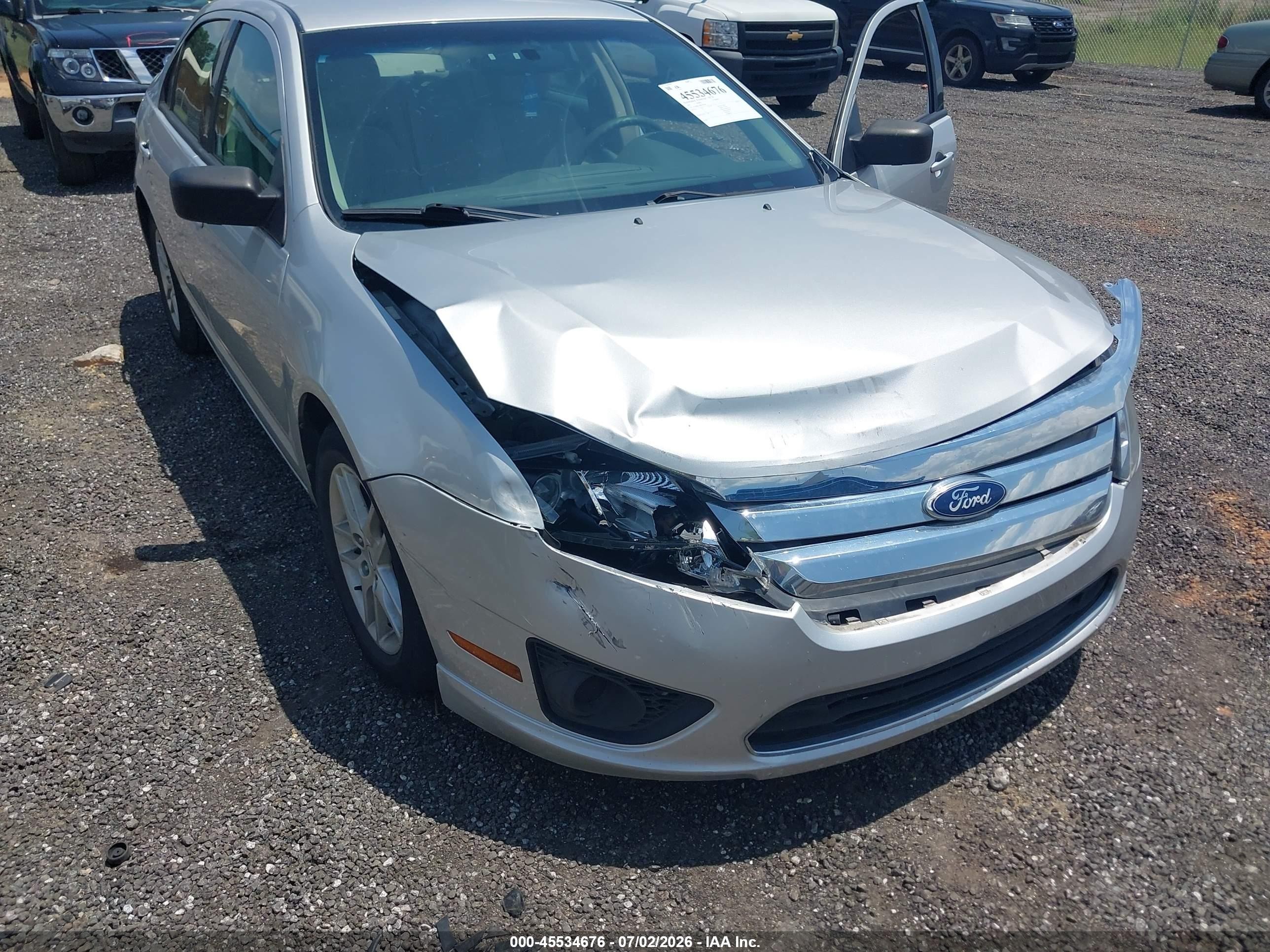 2011 Ford Fusion S Silver vin: 3FAHP0GA9BR246728