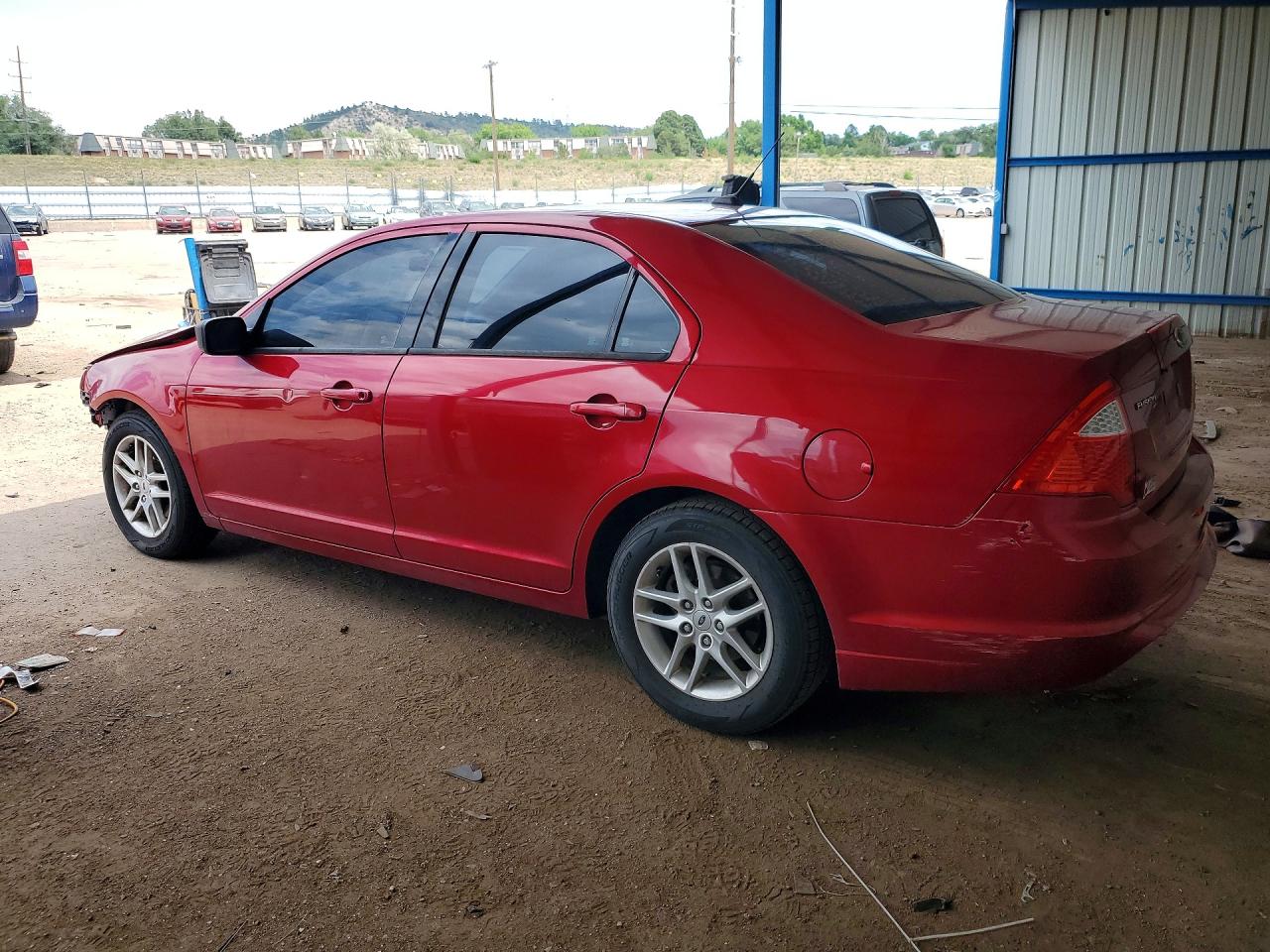 2012 Ford Fusion S Red vin: 3FAHP0GA9CR365252