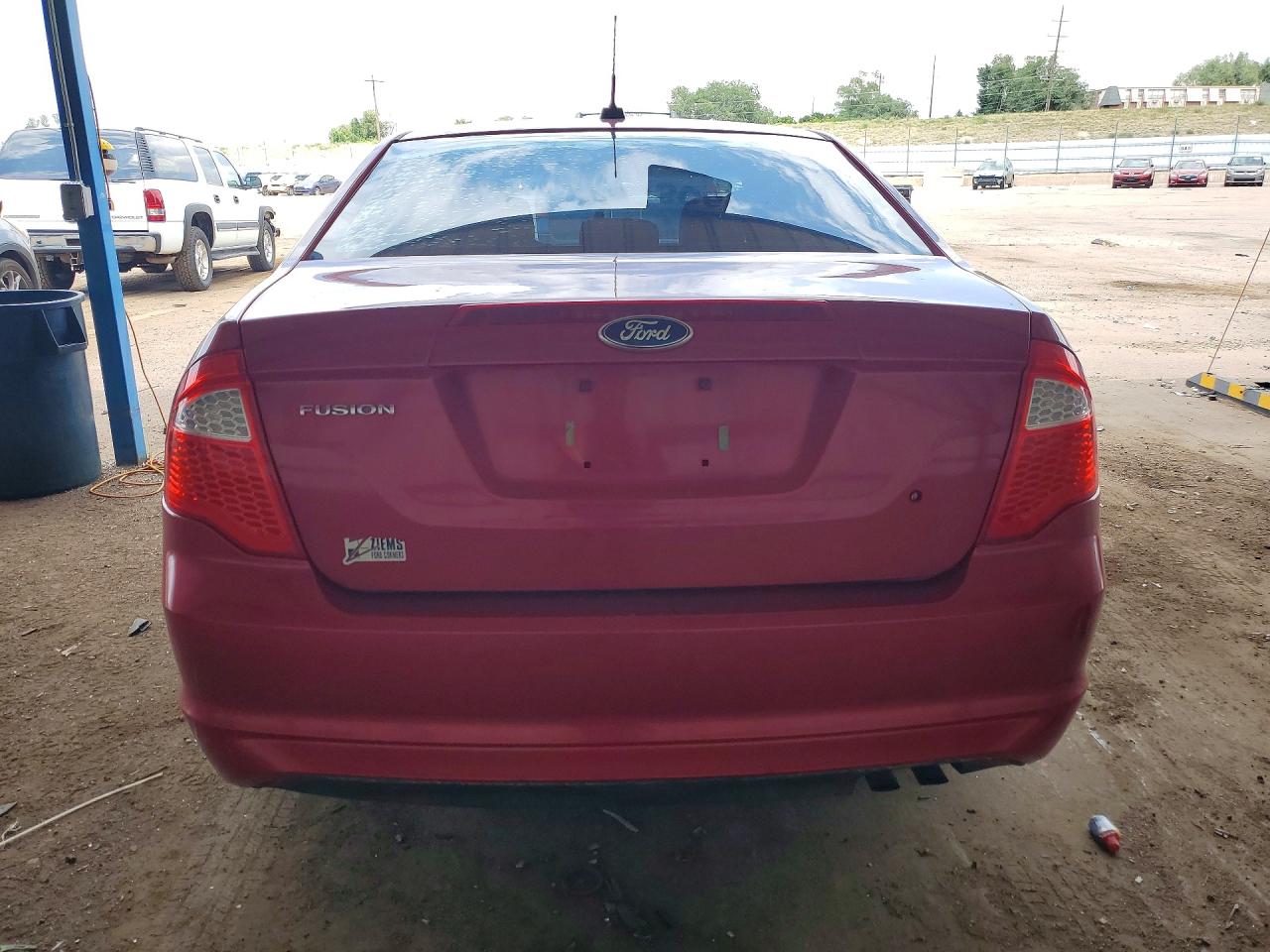 2012 Ford Fusion S Red vin: 3FAHP0GA9CR365252