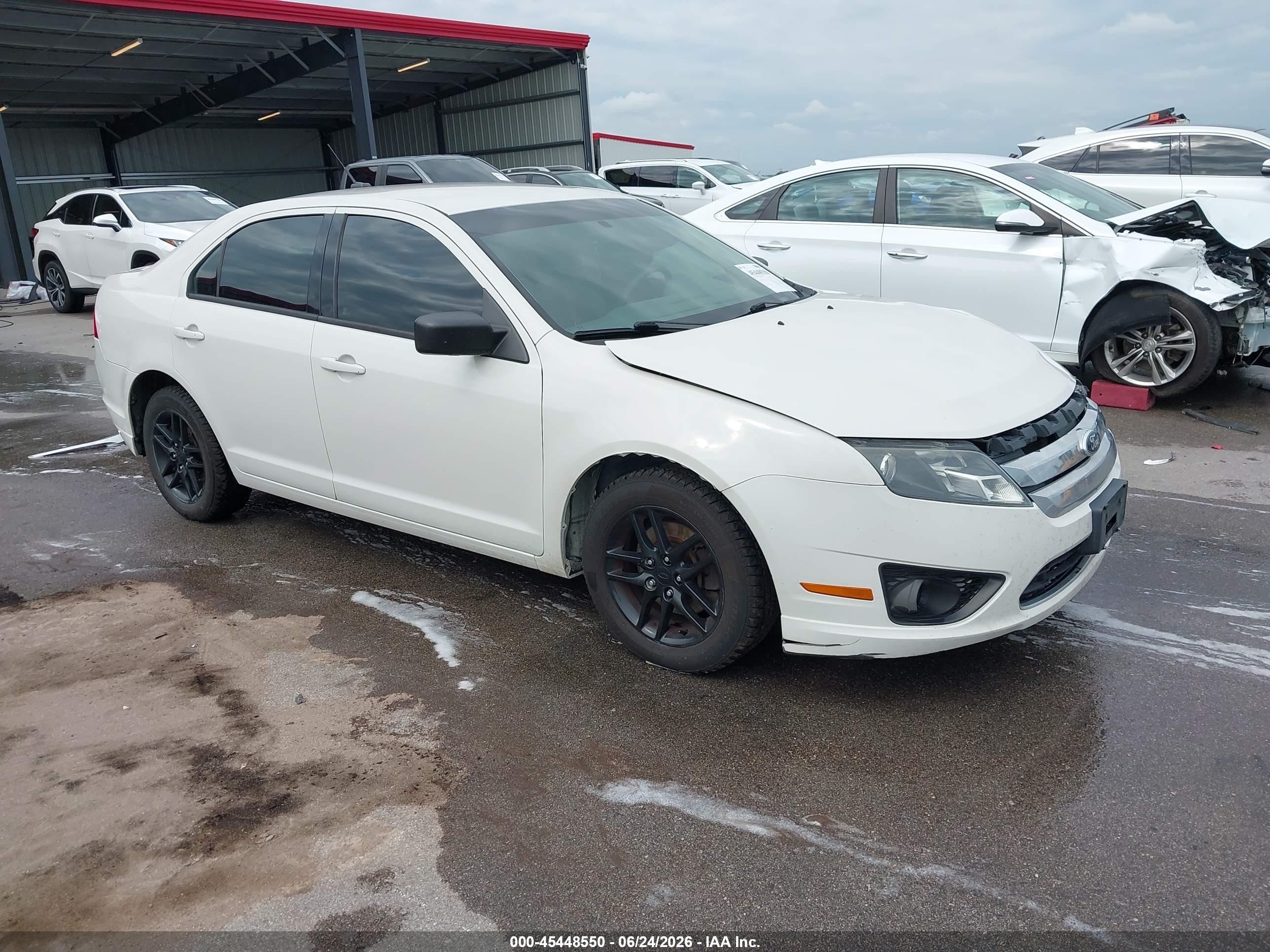 2012 Ford Fusion S White vin: 3FAHP0GA9CR367079